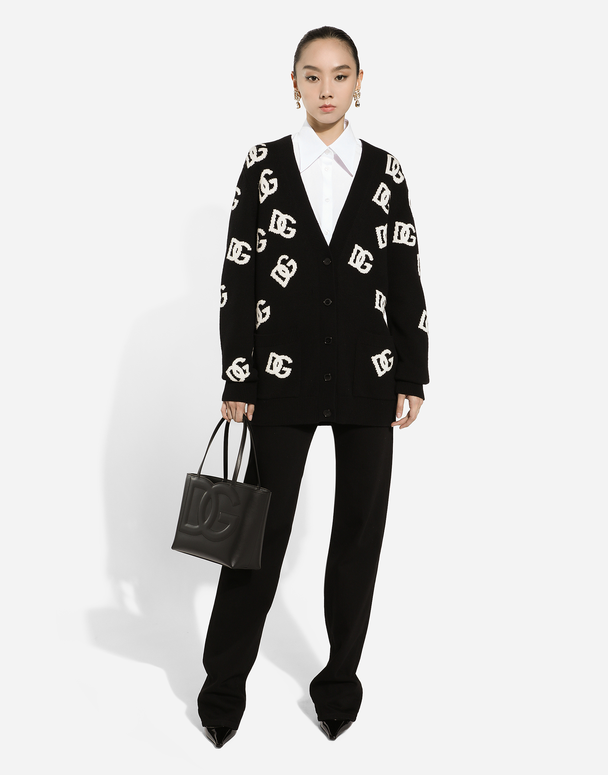Shop Dolce & Gabbana Small Calfskin Shopper With Logo In Black