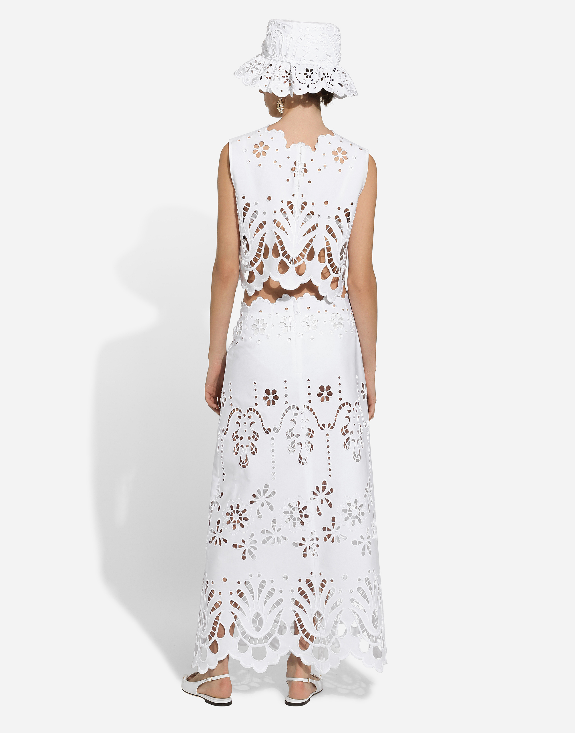 Dolce & Gabbana Cutout Embroidered Cotton Popeline Crop Blouse In ホワイト