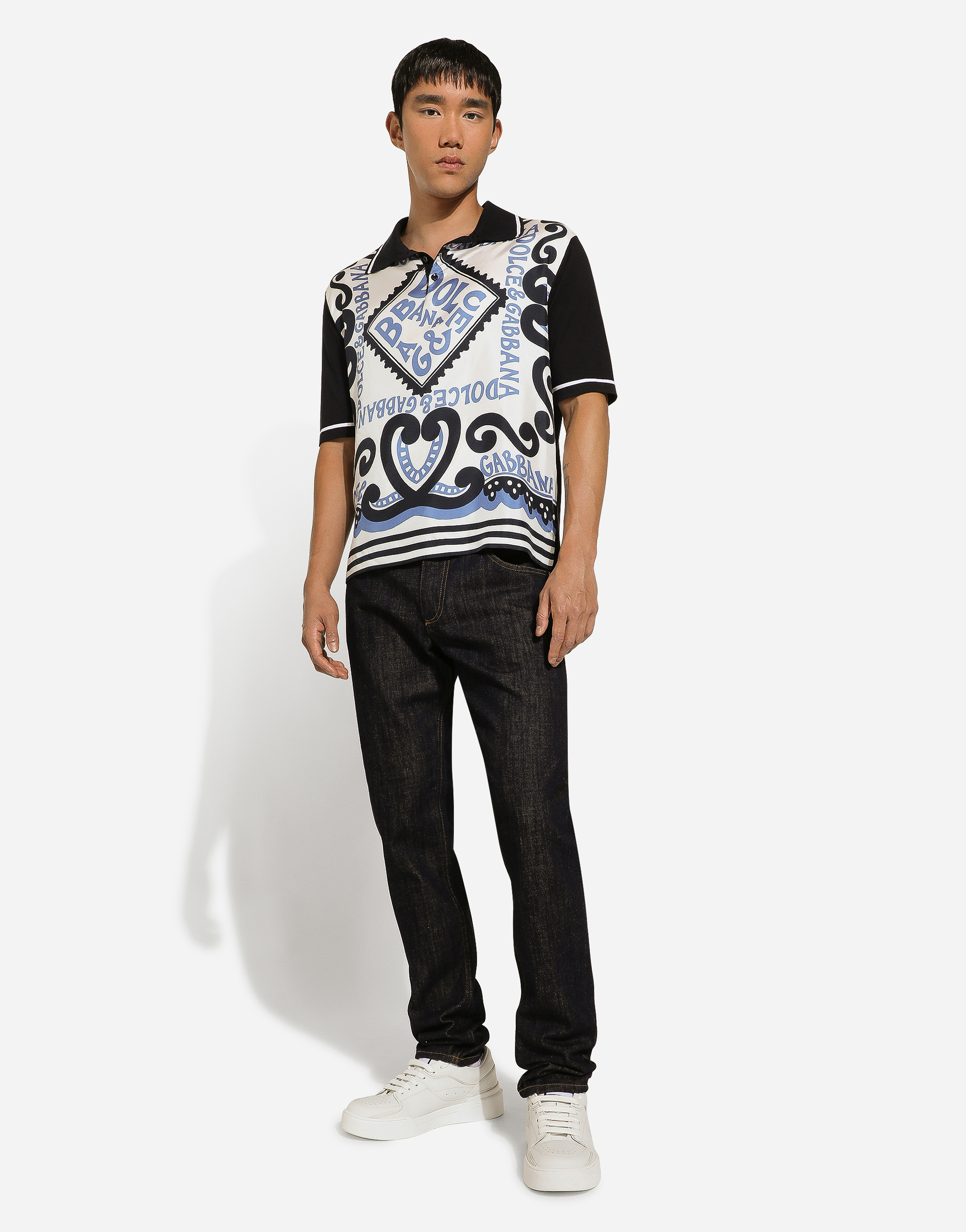 Dolce & Gabbana Logo Plaque Straight-legged Jeans In Blue