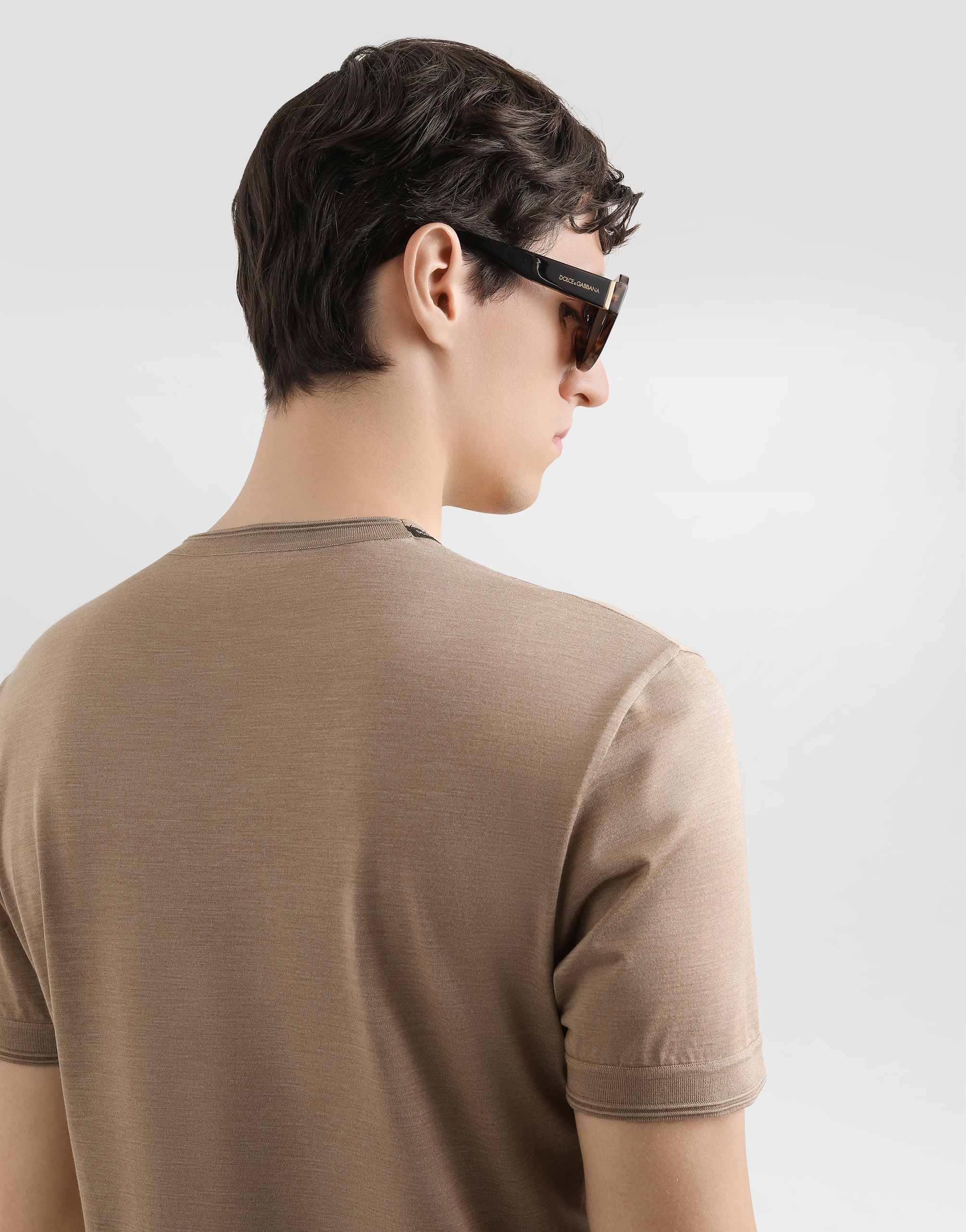 Short-sleeved silk t-shirt