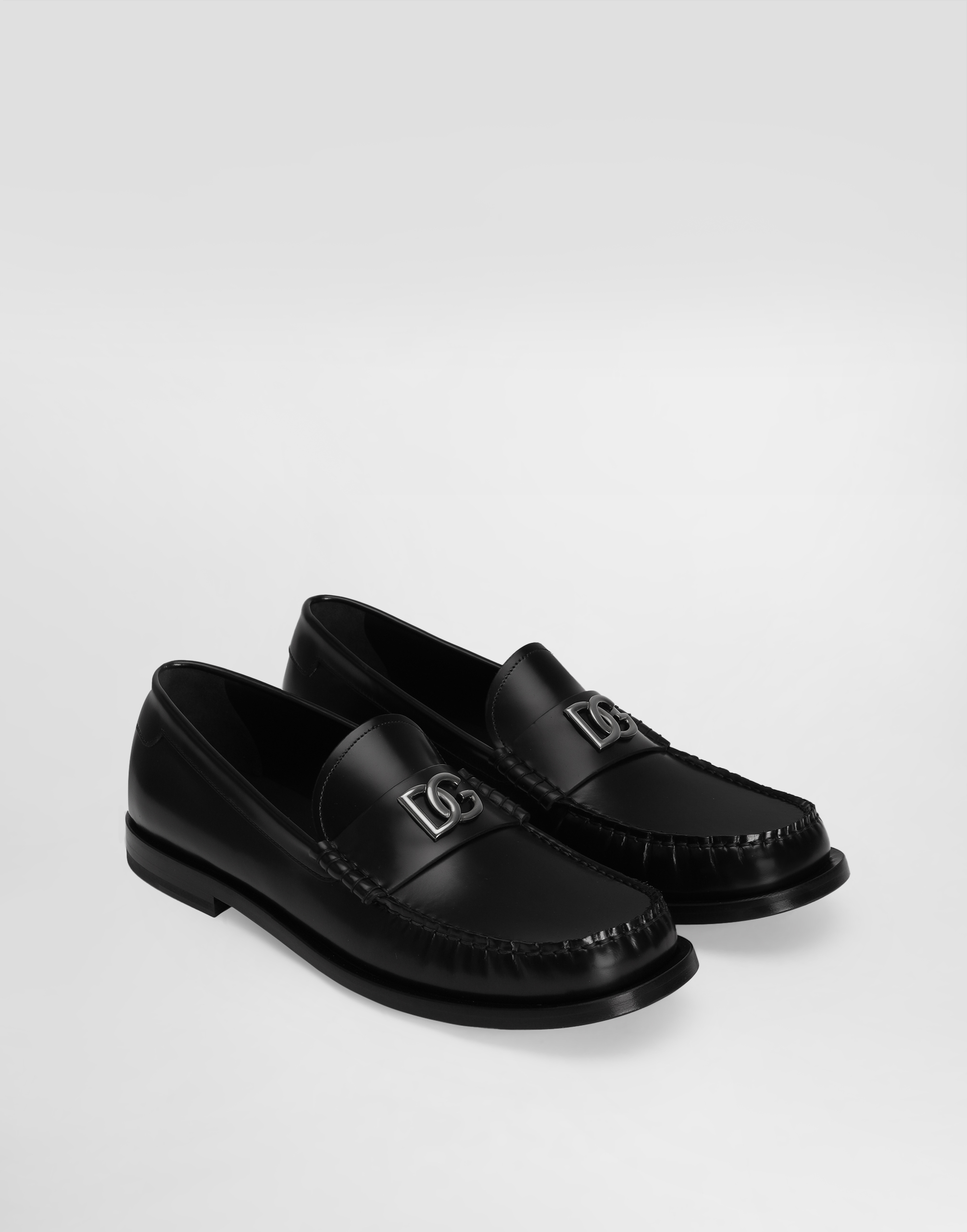 Dolce & Gabbana Classic Rounded Toe Loafers With Metal Hardware In Black