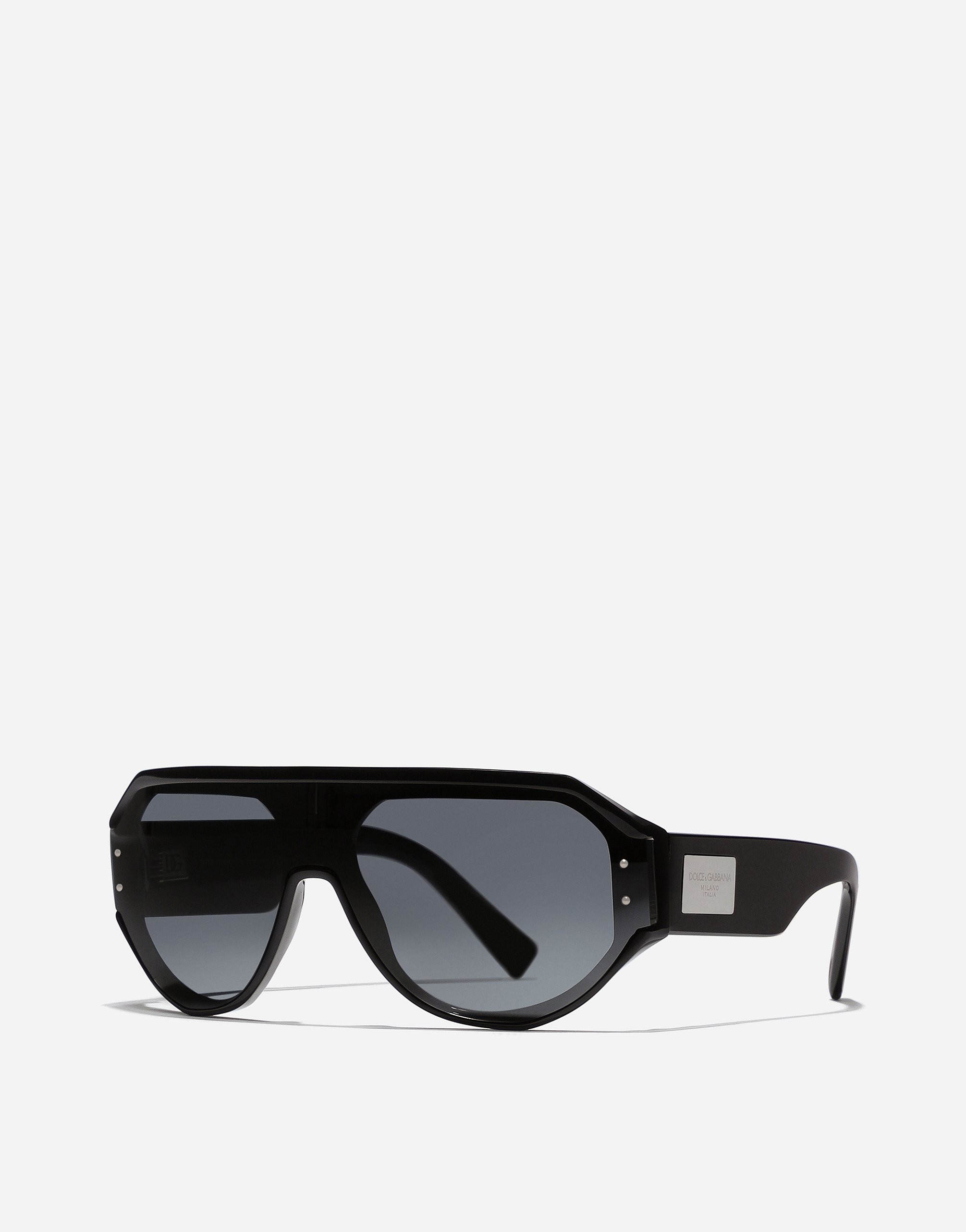 Dolce & Gabbana Dg Logo Plaque Sunglasses In Black