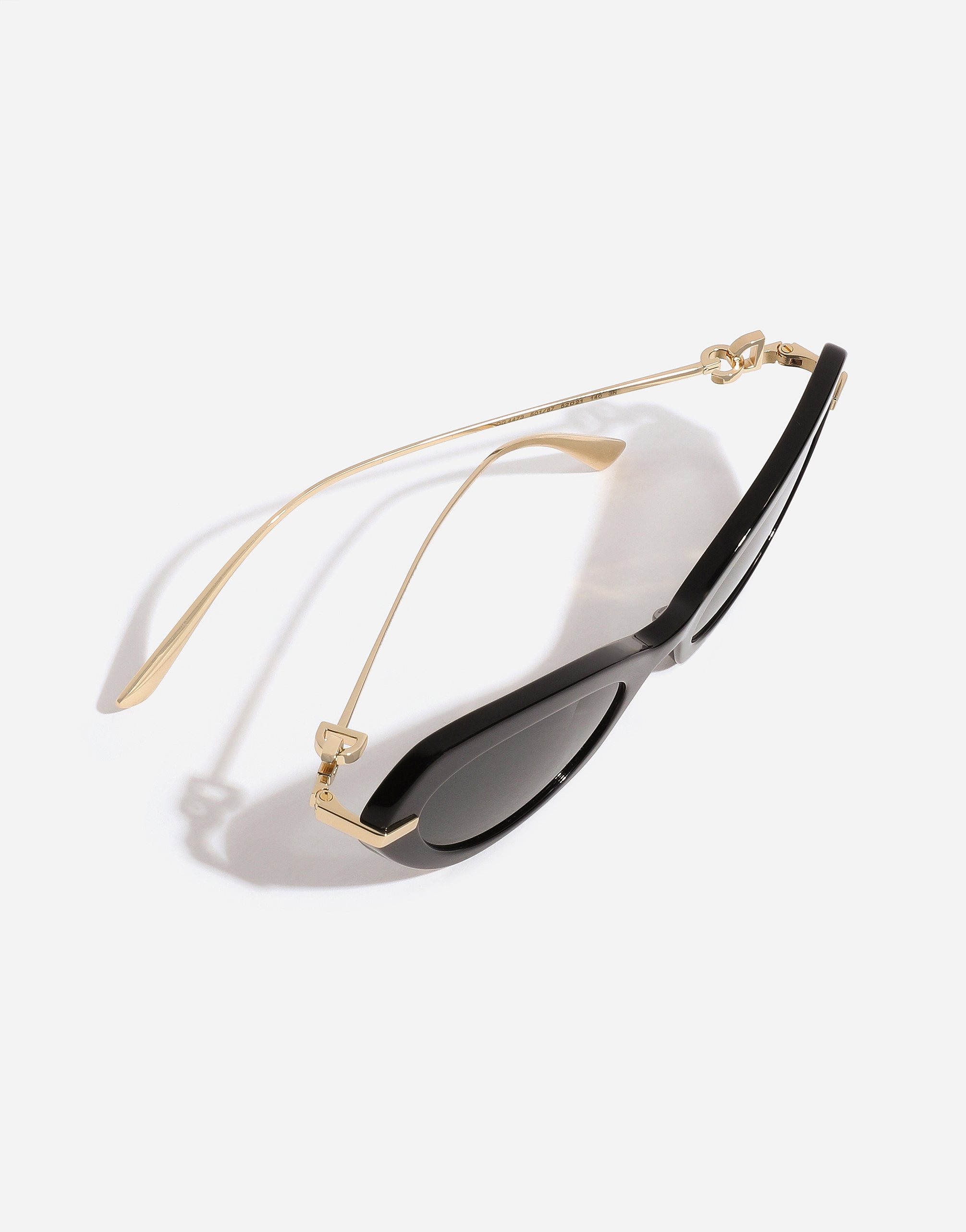 Dolce & Gabbana Dg Flip Sunglasses In Black