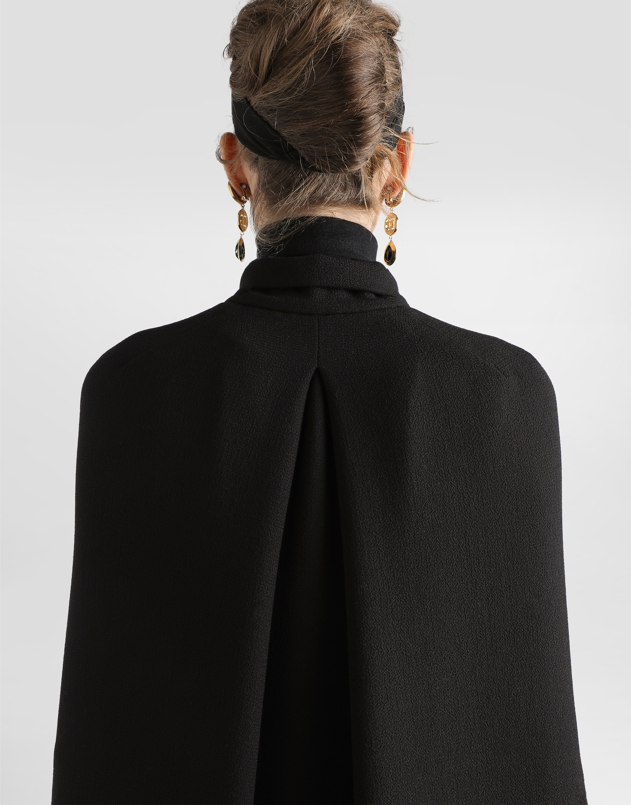 Wool crêpe cape