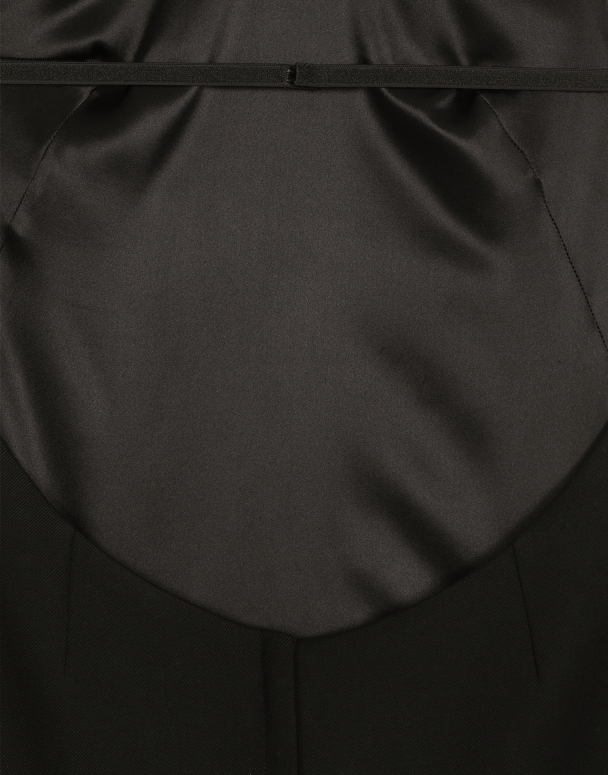 Short woolen dress with rear neckline