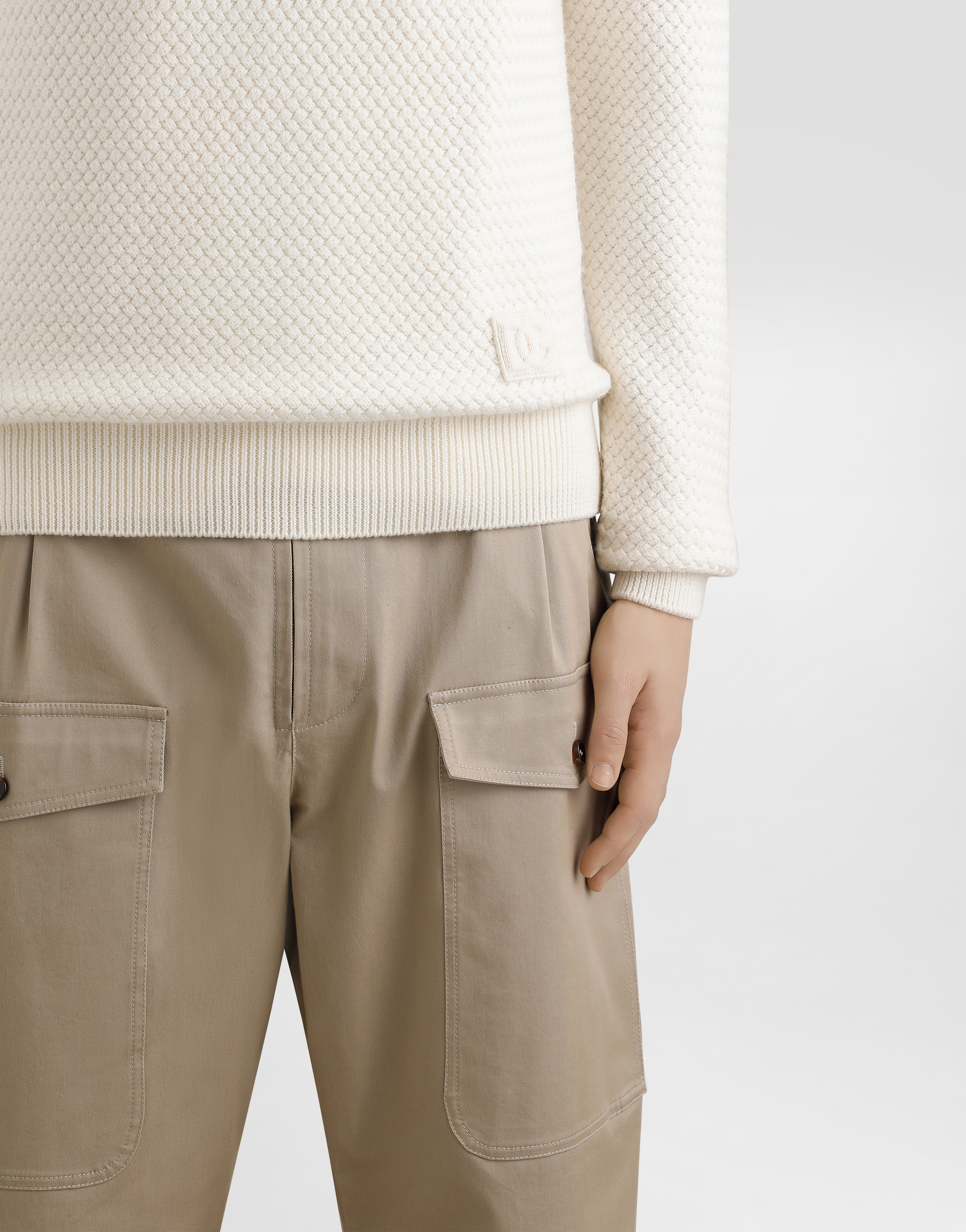 Wool pullover