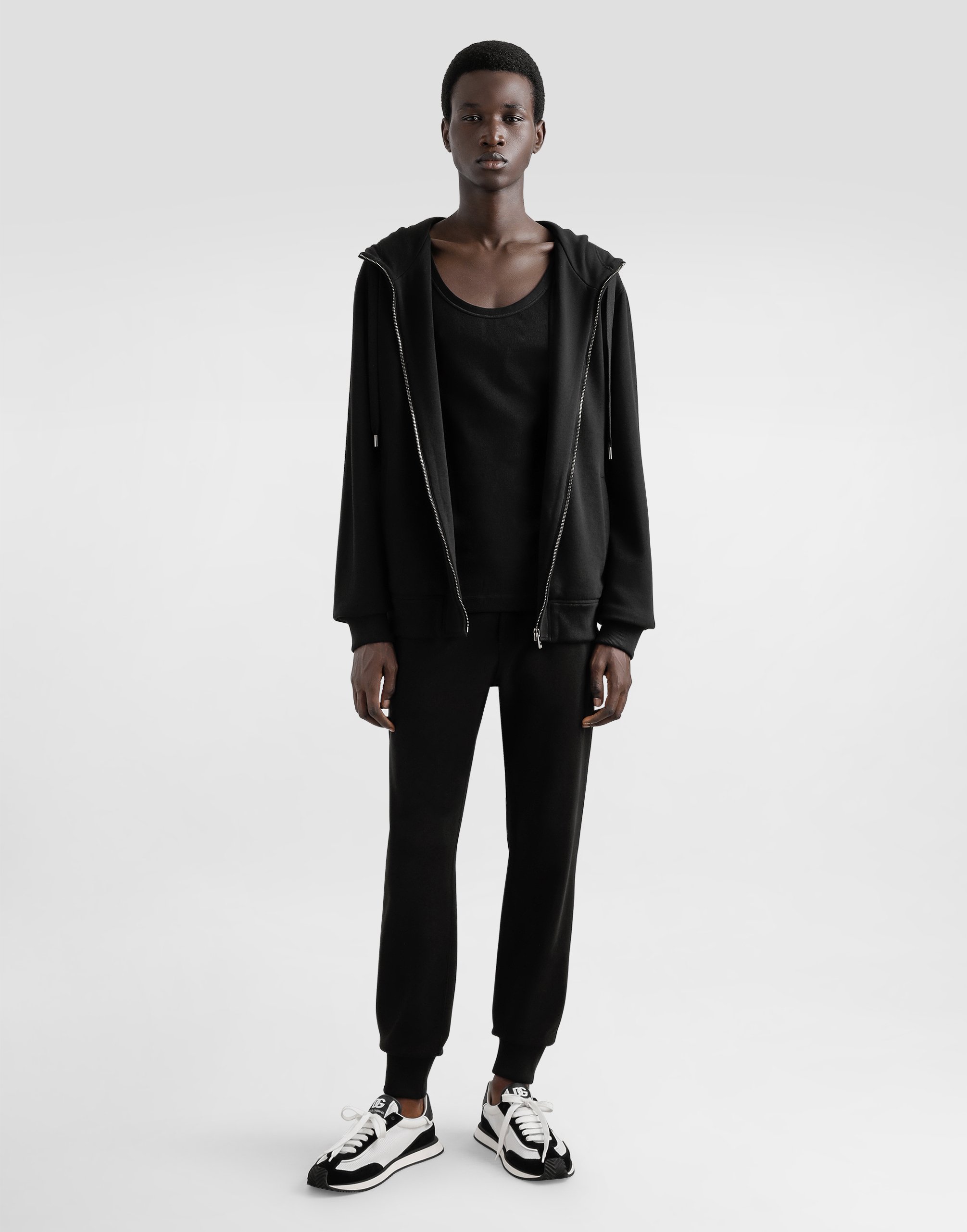 Dolce & Gabbana Sweat-shirt En Coton Avec Capuche Et Plaquette In Noir