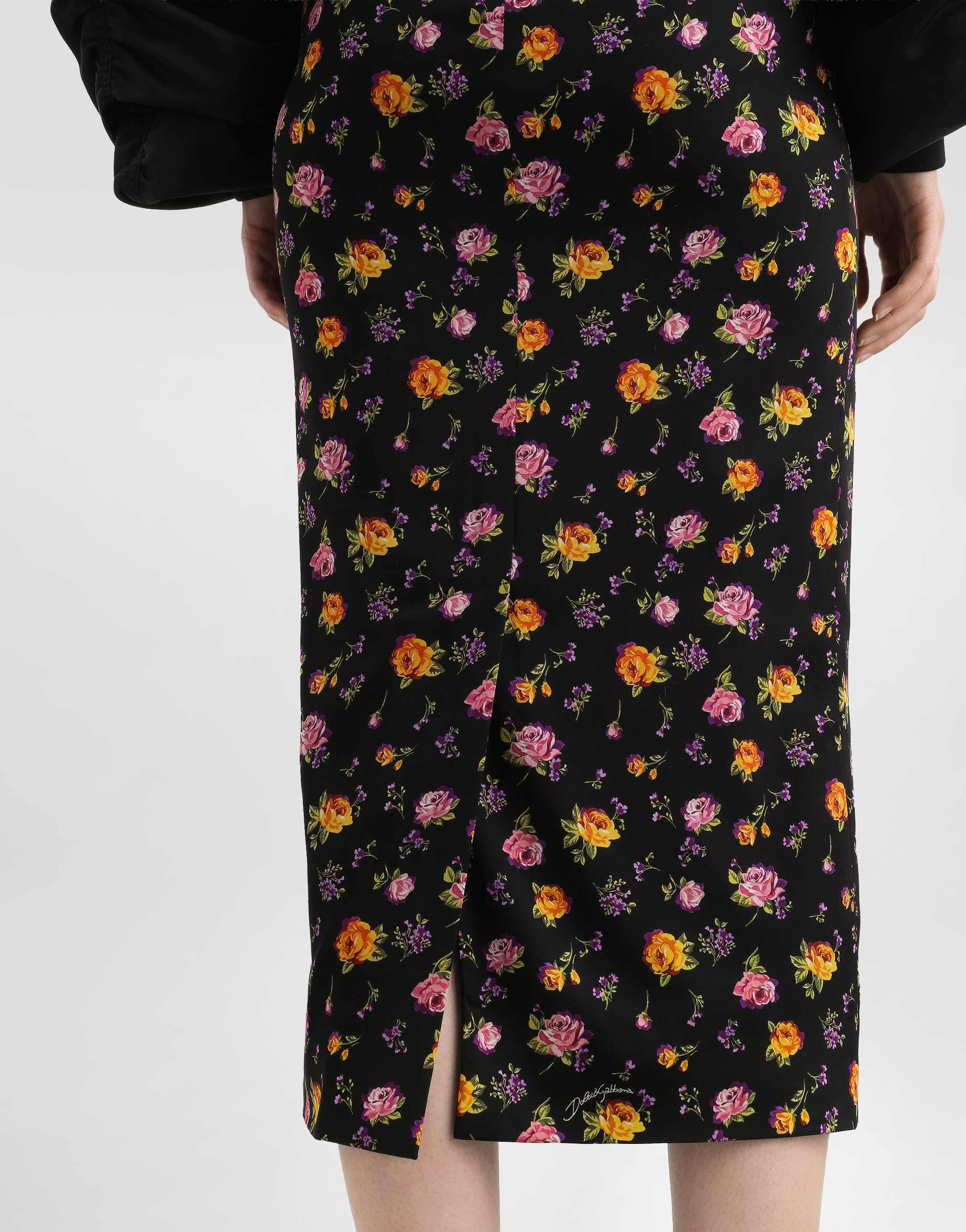 Small rose bouquets-print straight charmeuse skirt