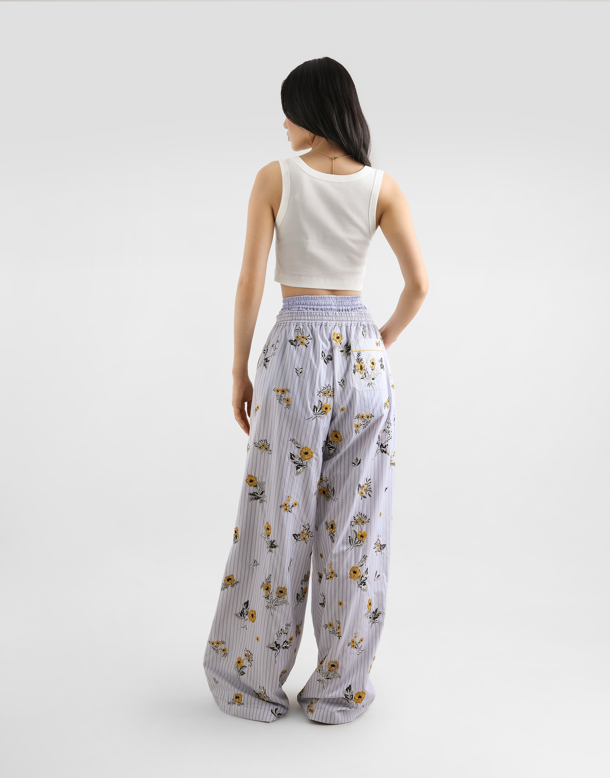  Dolce & Gabbana Poplin Trousers With Thread Floral Embroidery And Rhinestones - Frau Hosen Und Shorts Mehrfarbig 42 