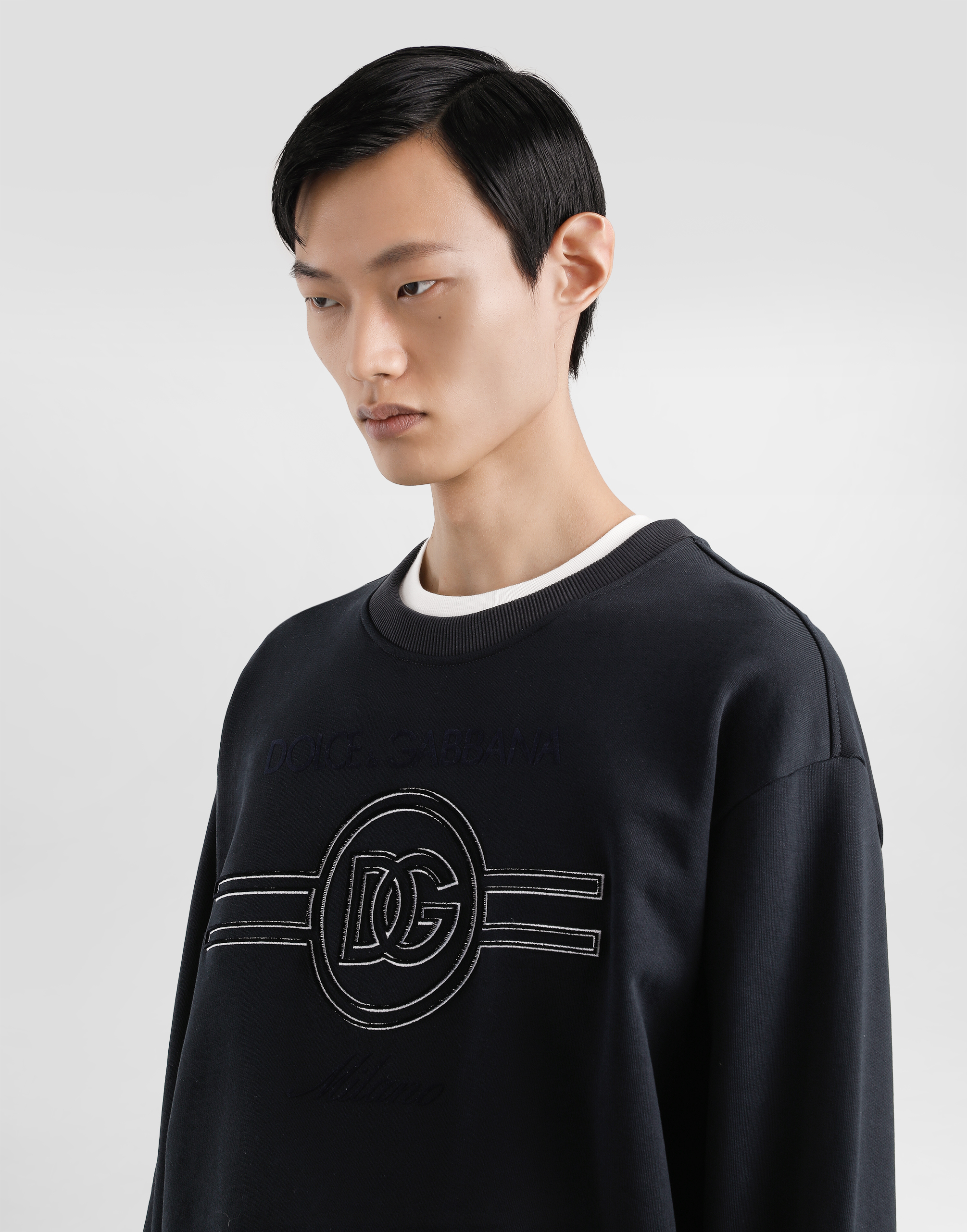 Sweatshirt with embroidery