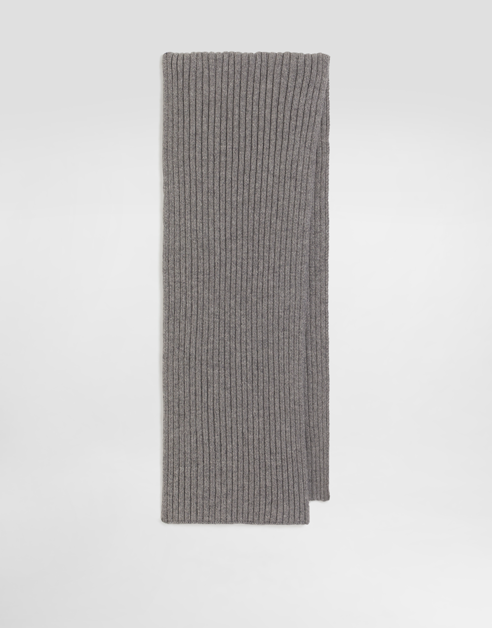 Ribbed knit scarf