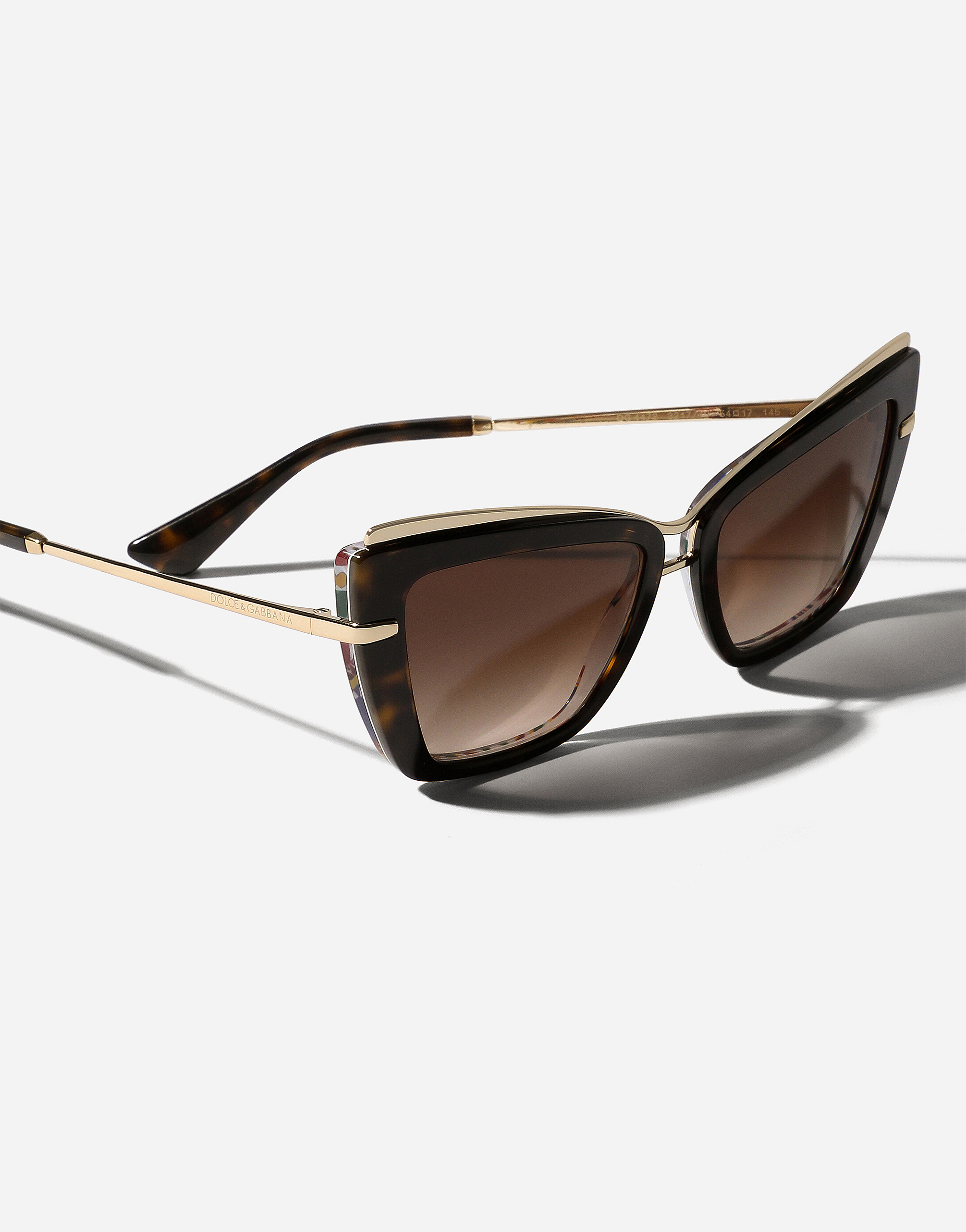Shop Dolce & Gabbana نظارات شمسية Metal Print In Brown