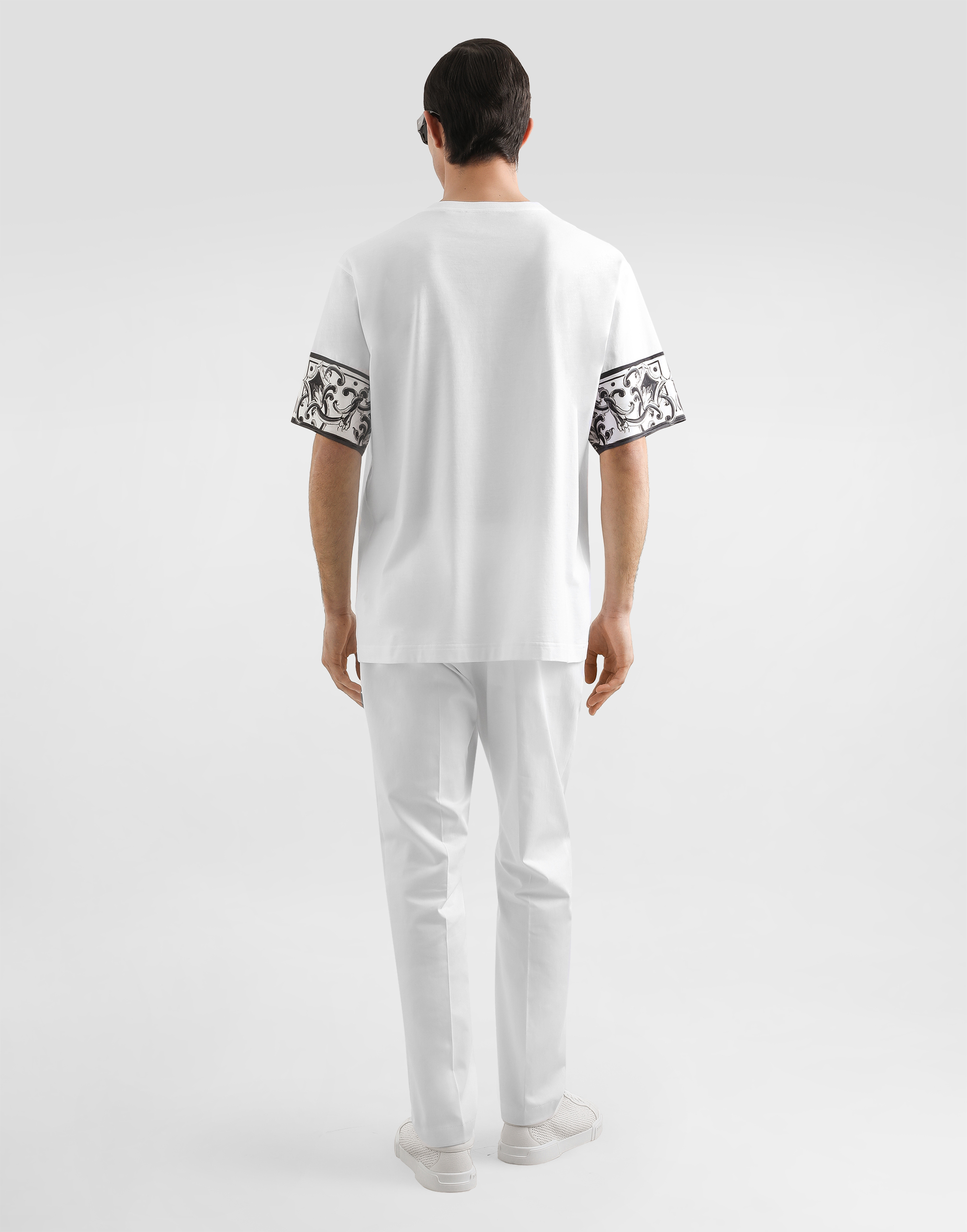 Short-sleeved t-shirt with majolica print