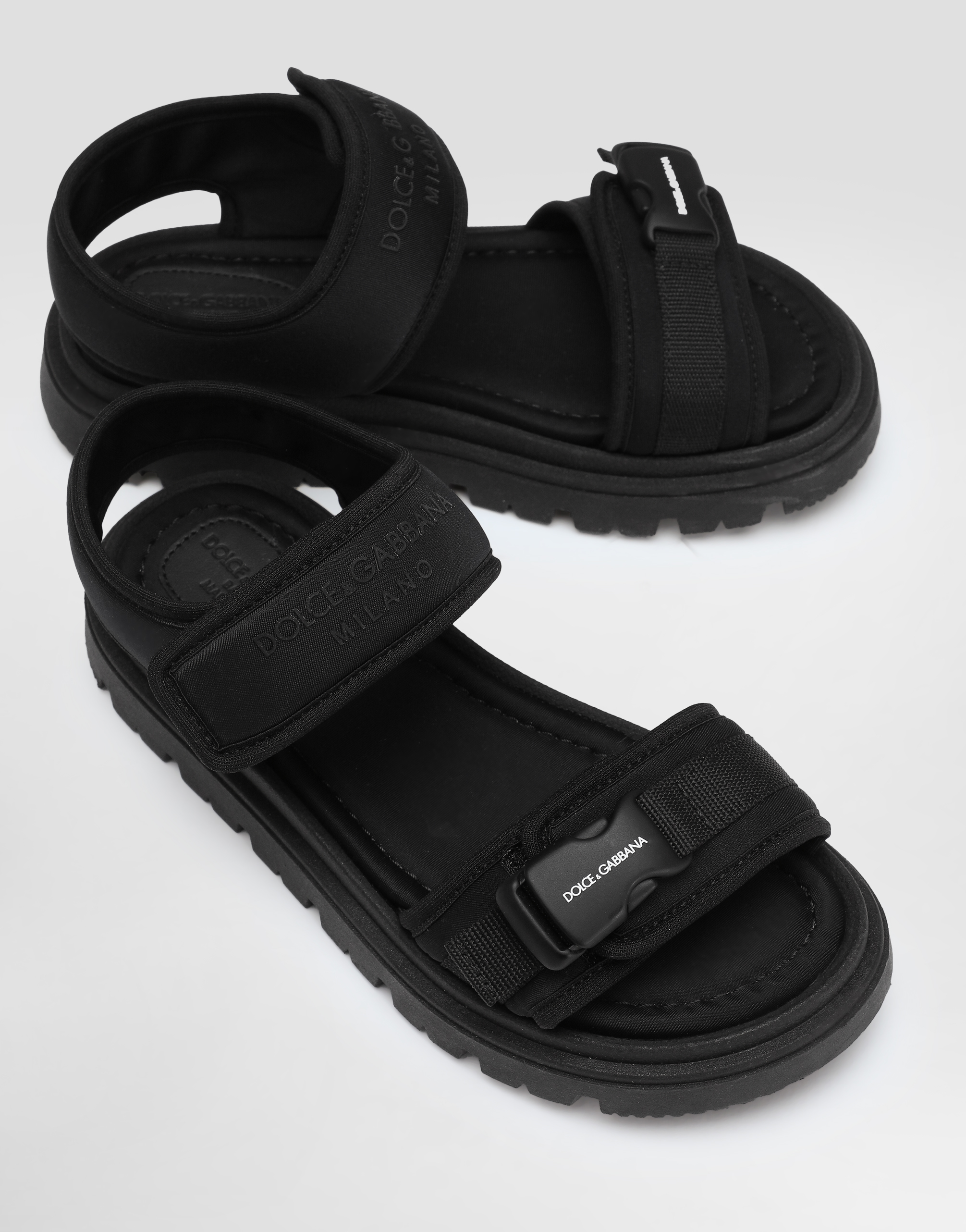 Sandal with ribbon