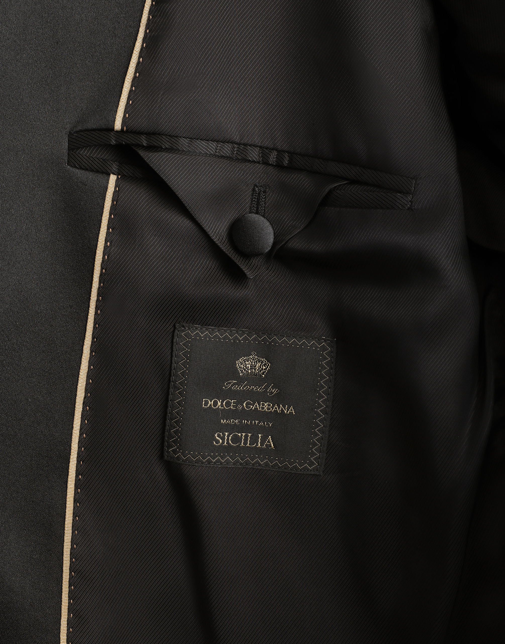 Three-piece Sicilia-fit suit stretch wool