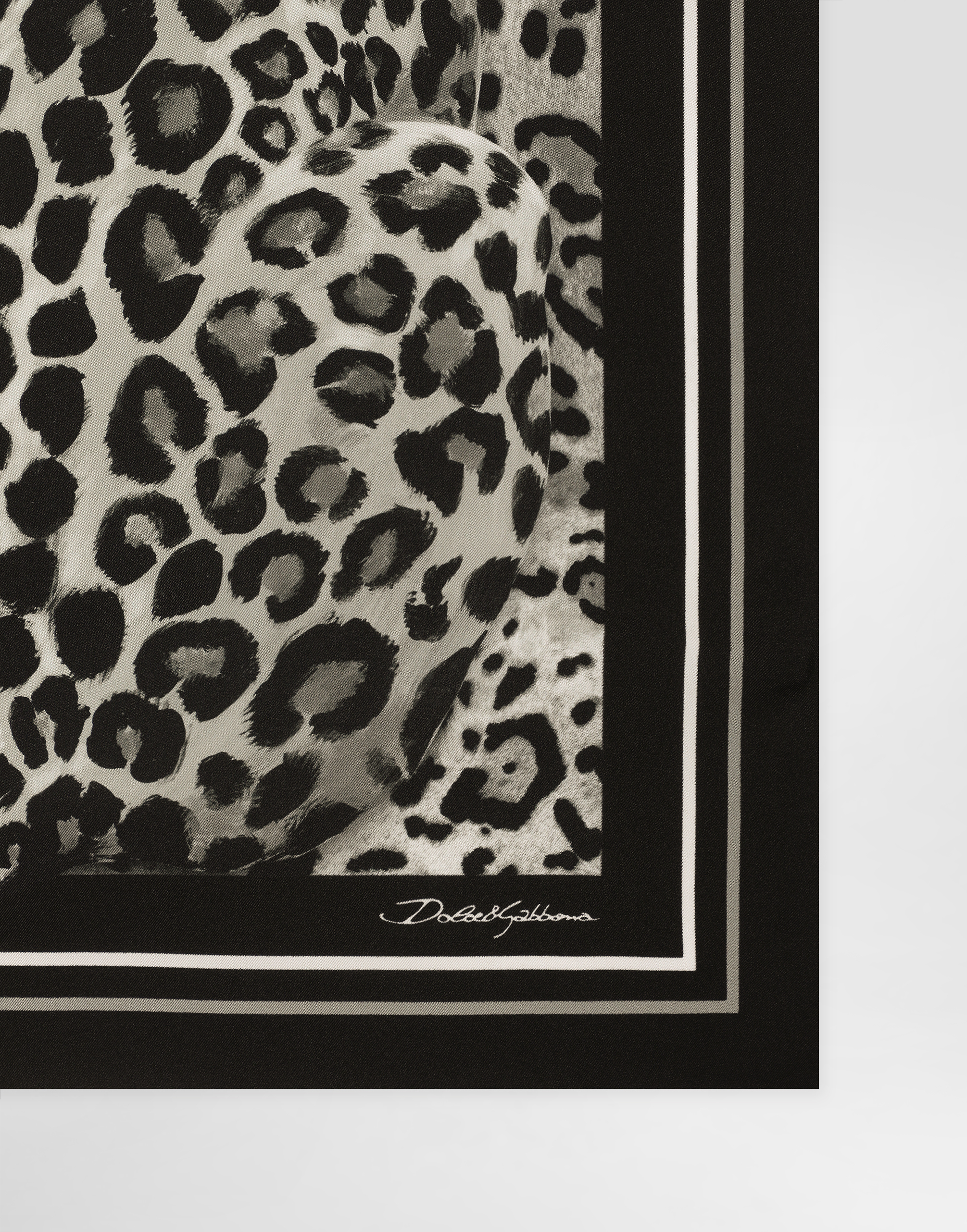 Dolce & Gabbana Leopard-print Silk Twill Foulard (70x70) In プリ