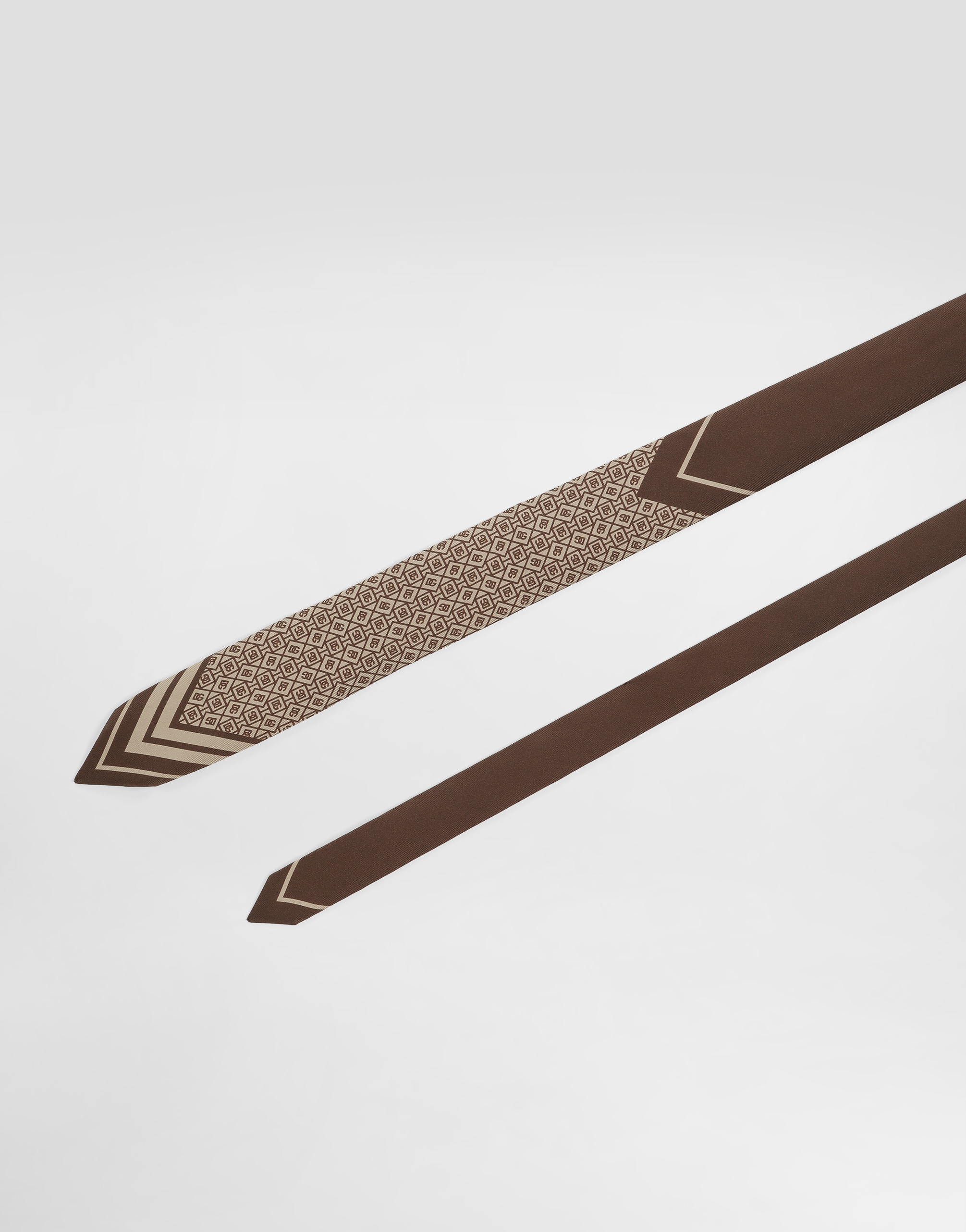 Micro-design and logo twill print