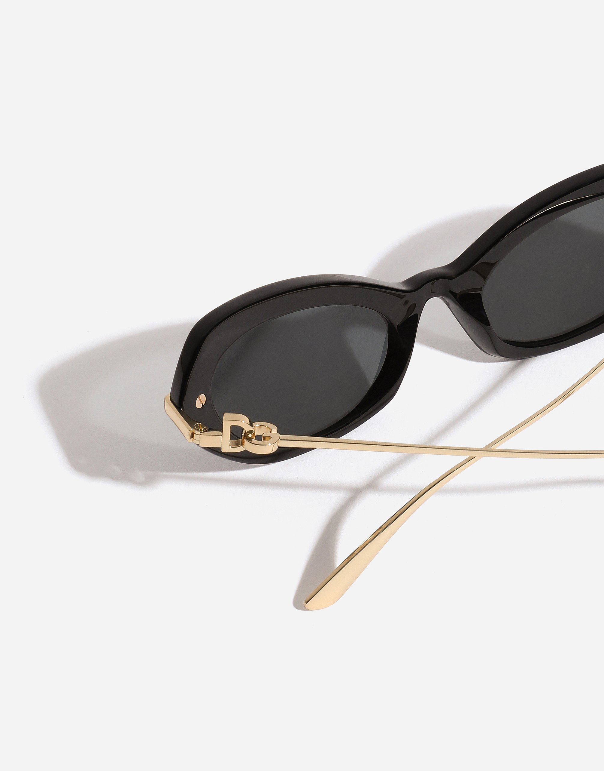 Dolce & Gabbana Dg Flip Sunglasses In Black
