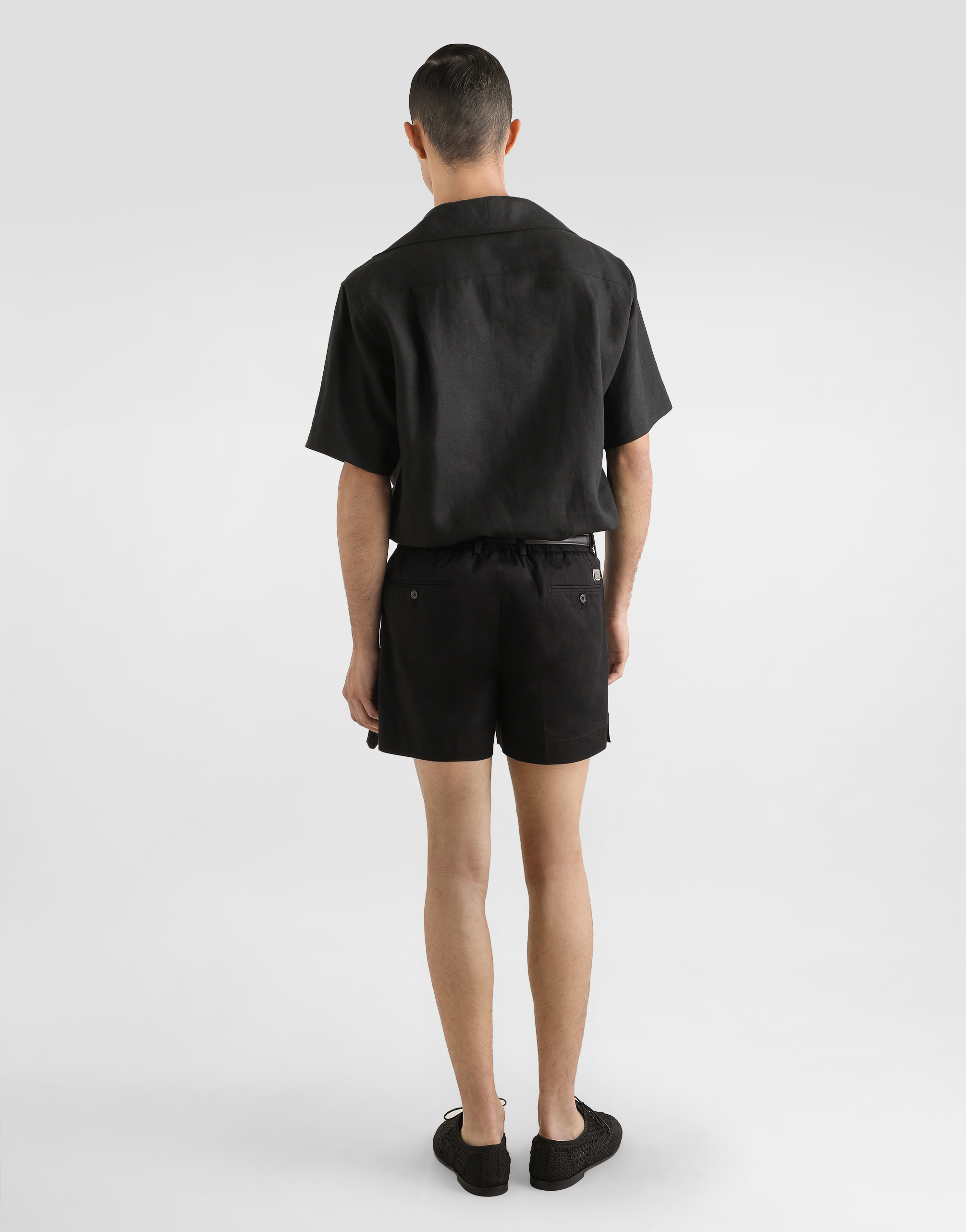 Three-button short-sleeved linen shirt