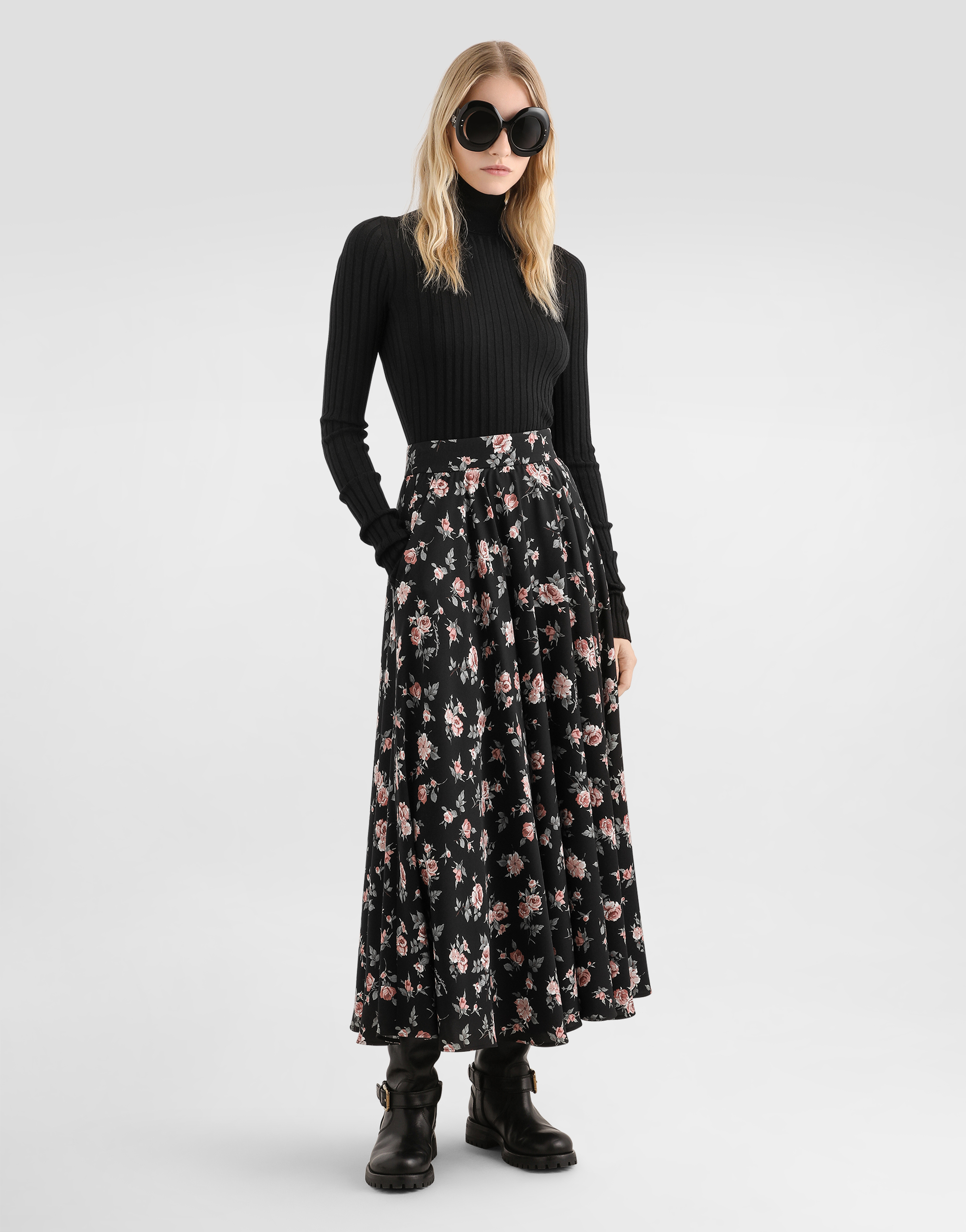 Dolce & Gabbana Wool Turtleneck Pullover In Black