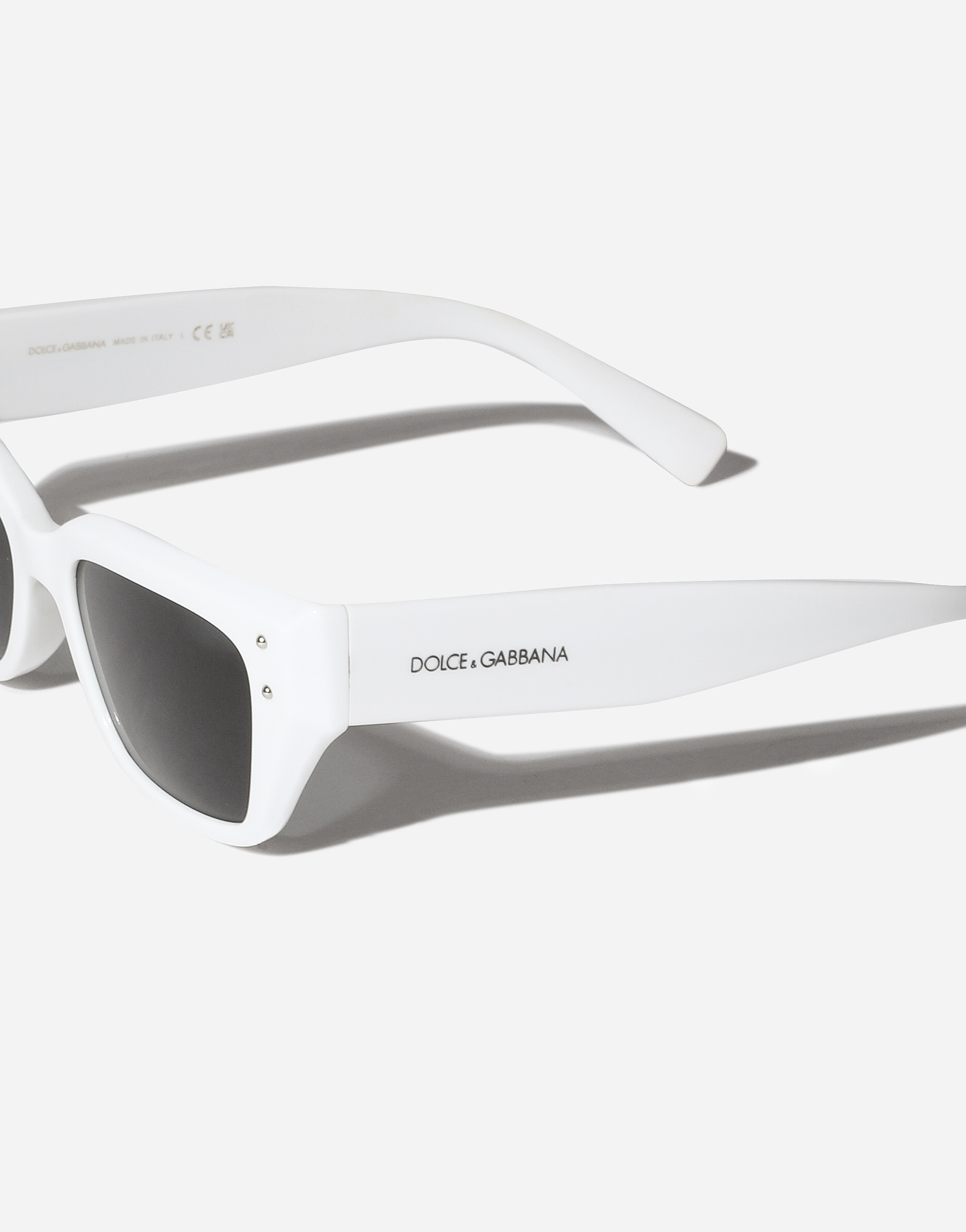 Shop Dolce & Gabbana نظارة شمسية Dg Sharped In White