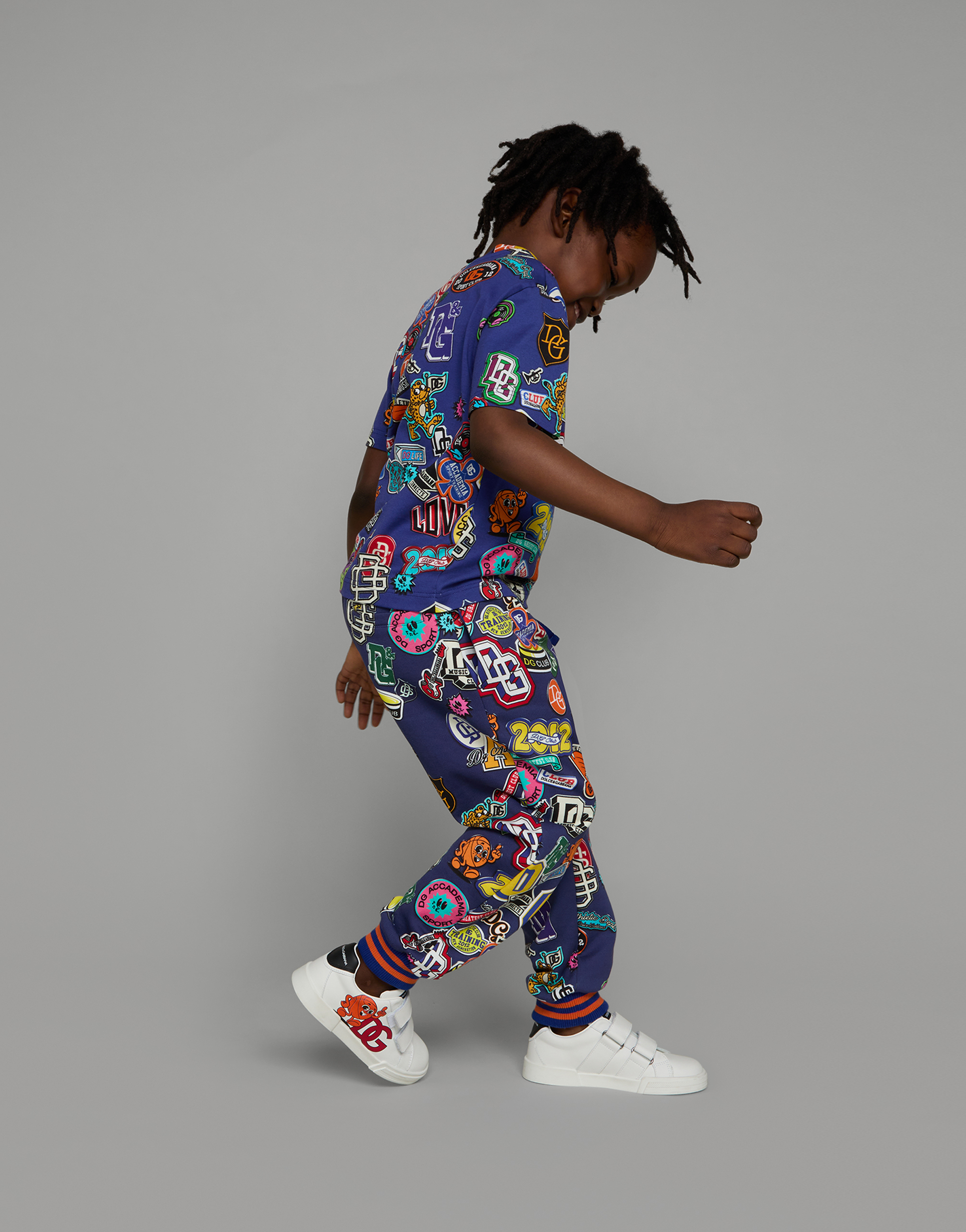 DOLCE & GABBANA SHORT-SLEEVED JERSEY T-SHIRT WITH STICKERS PRINT