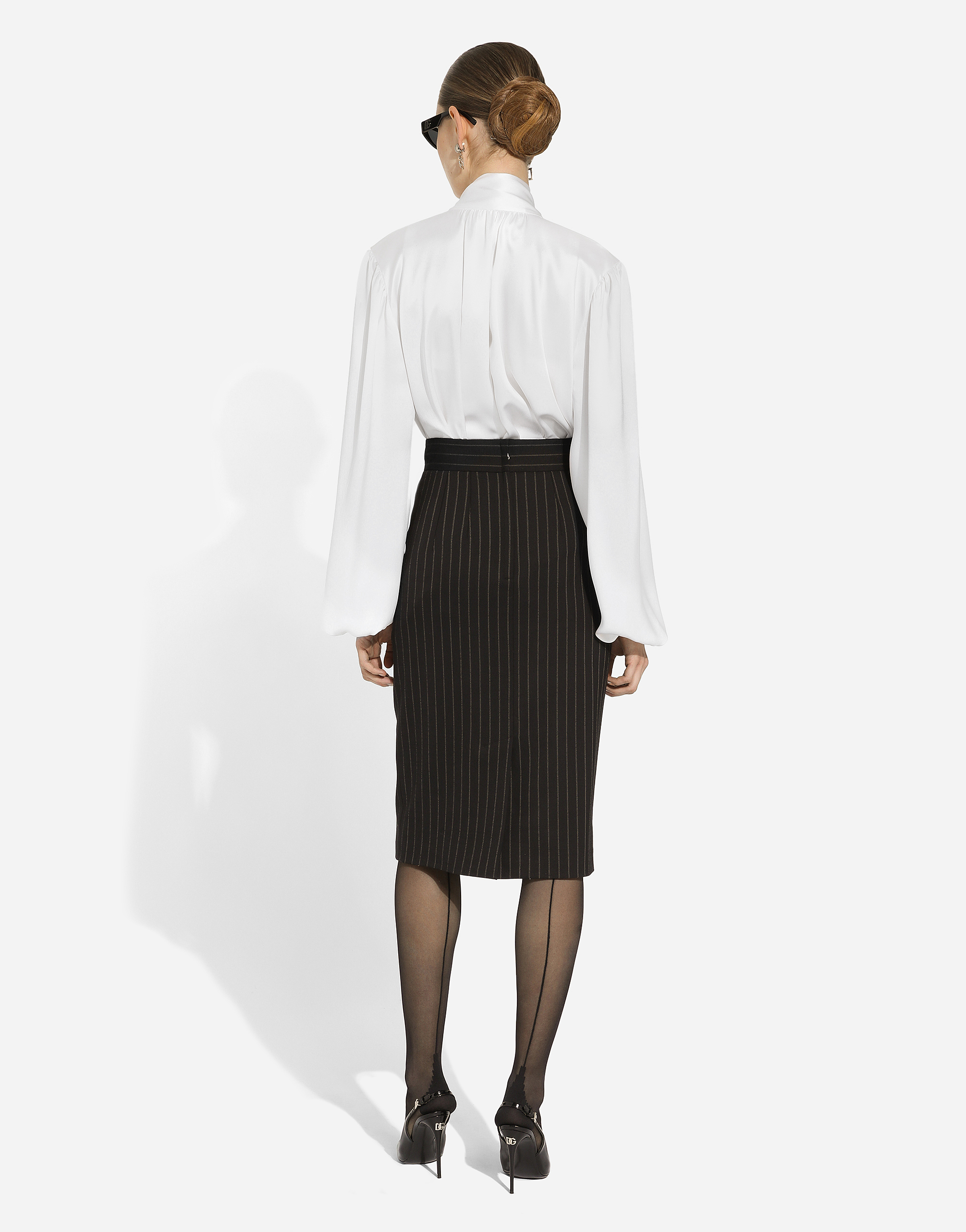Dolce & Gabbana Light Gray Ascot Collar Shirt Silk Blouse Top In ホワイト