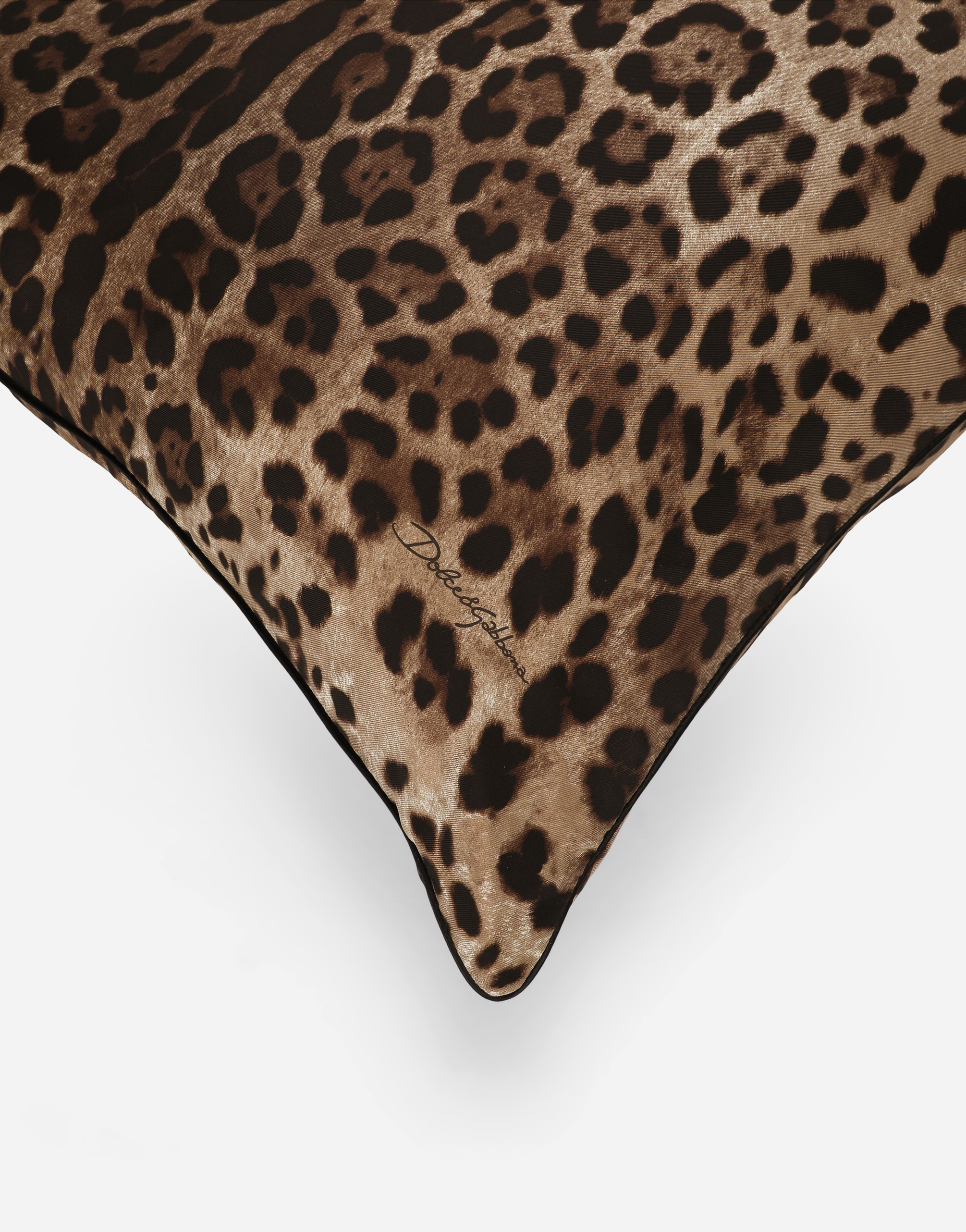 Dolce & Gabbana Medium Leopardo-print Velvet Cushion In マルチカラー
