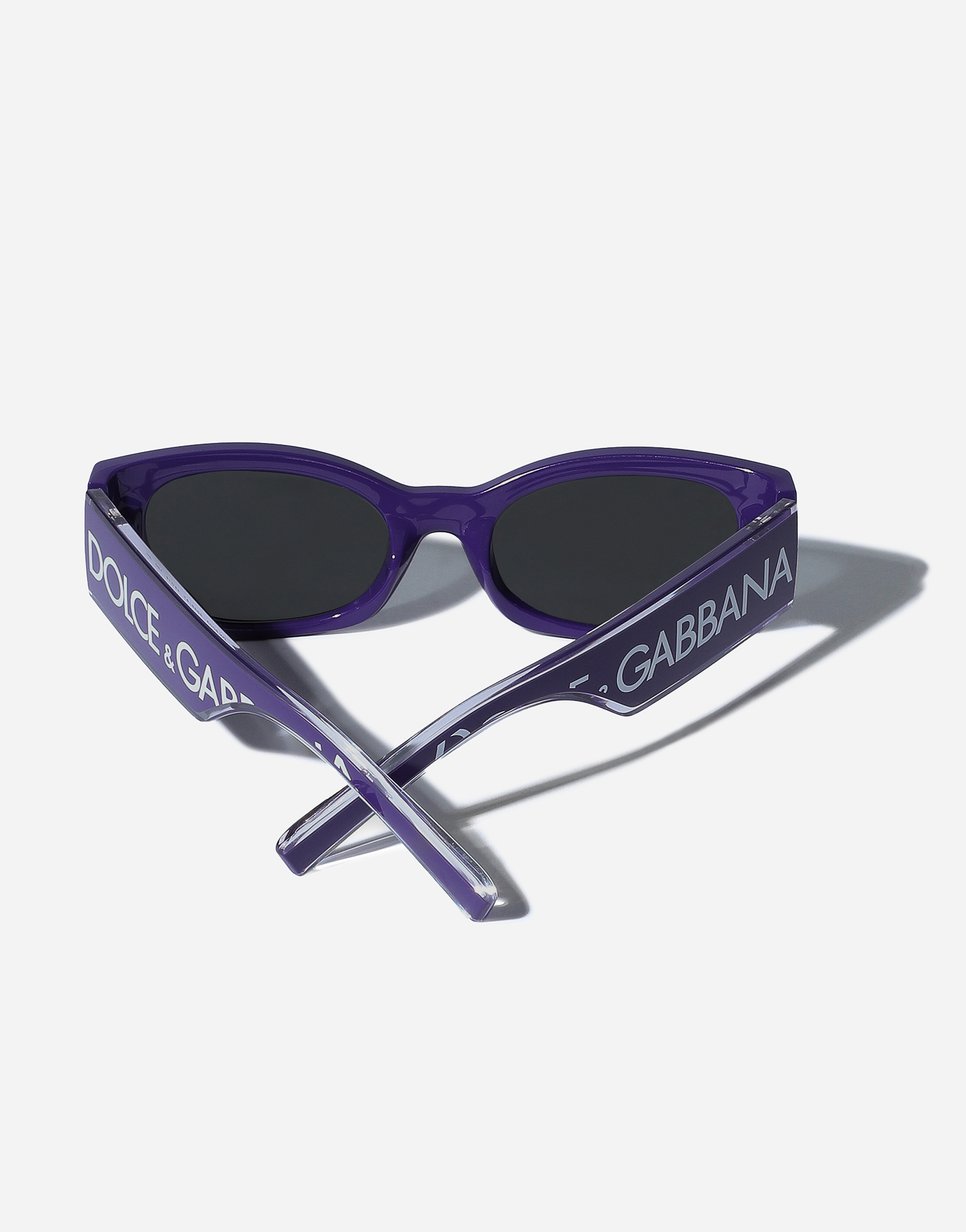 Shop Dolce & Gabbana نظارة شمسية بشعار Dna In Purple