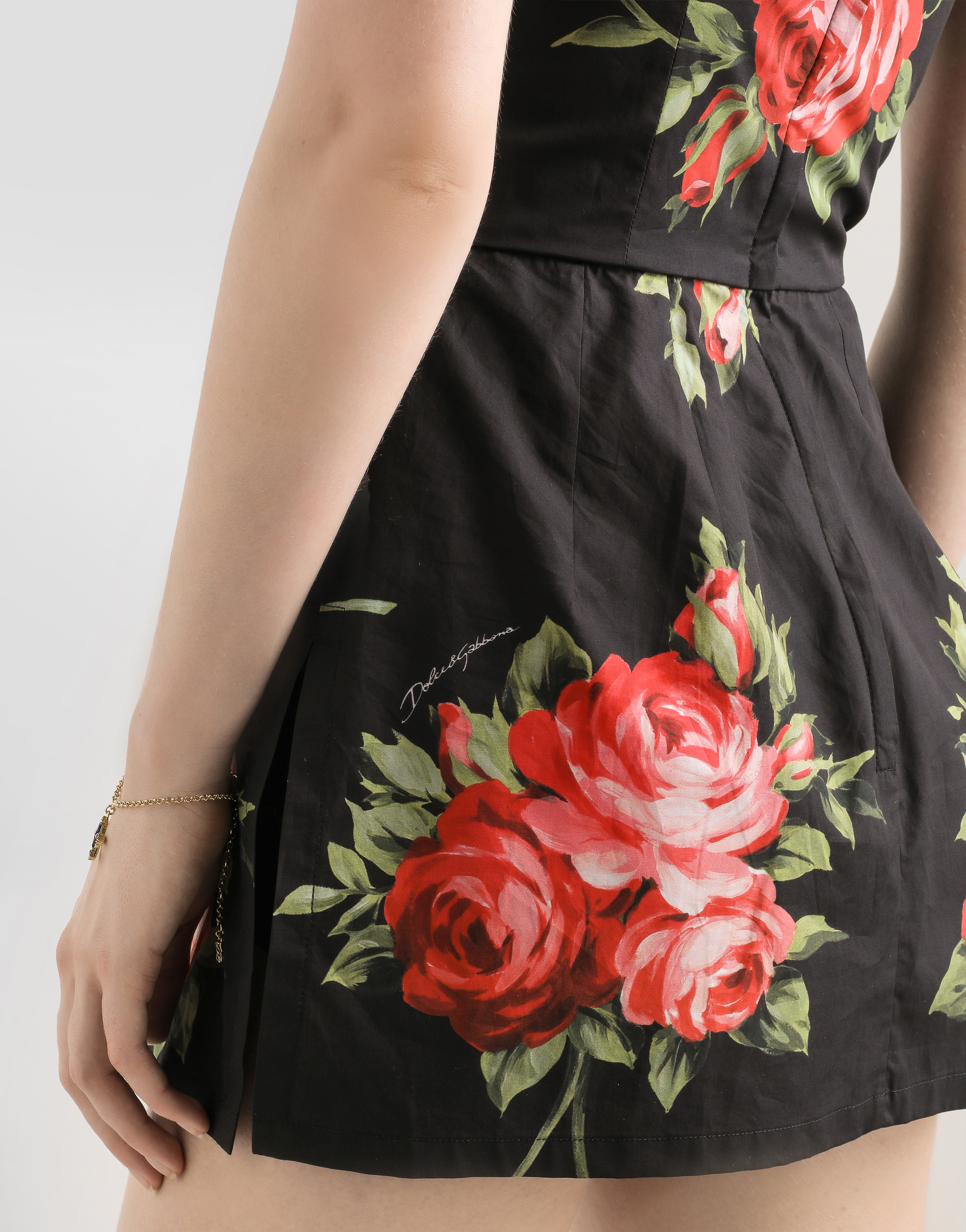 Rose bouquet-print cotton top