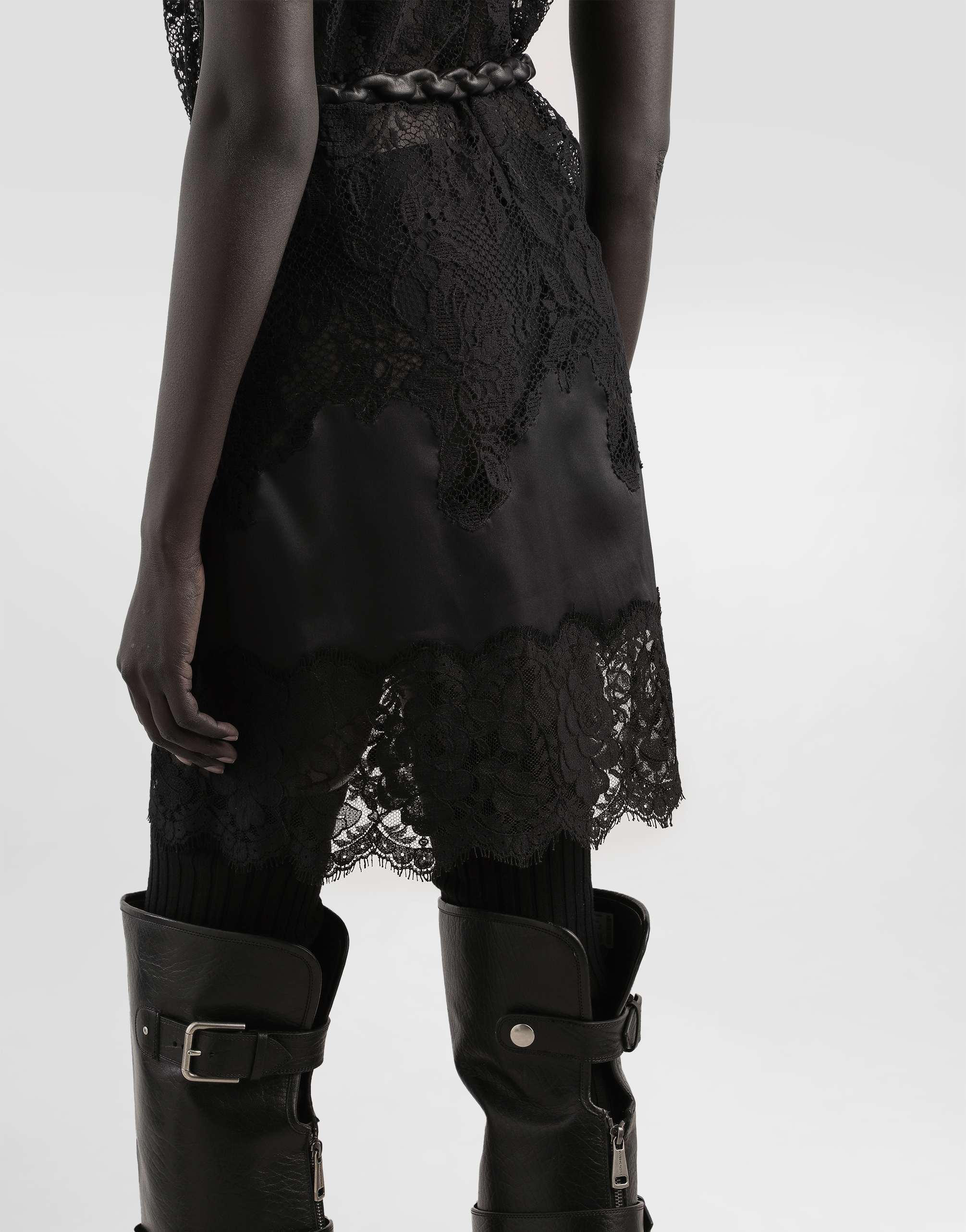 Short dress with lace