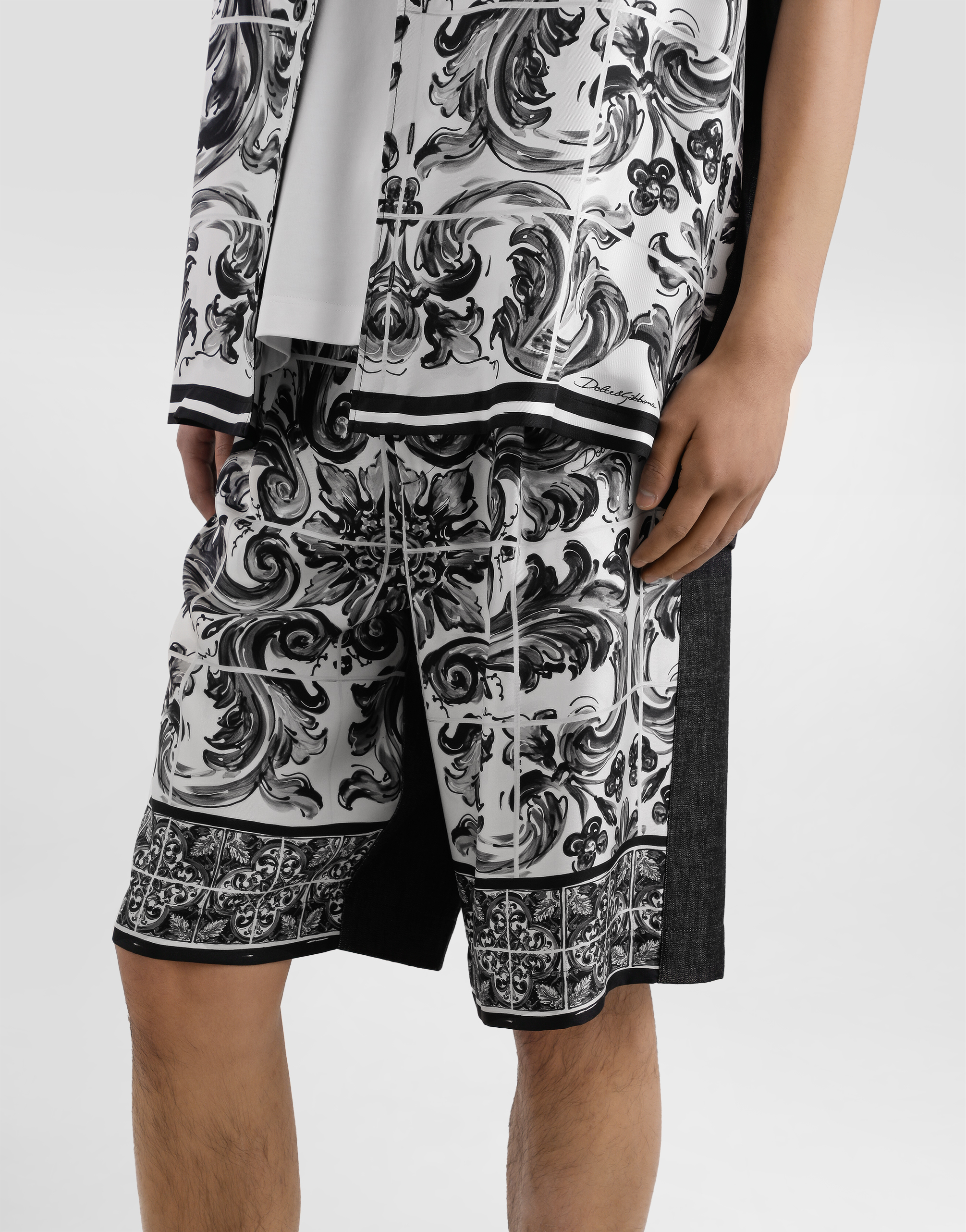 Maiolica-printed denim bermuda shorts