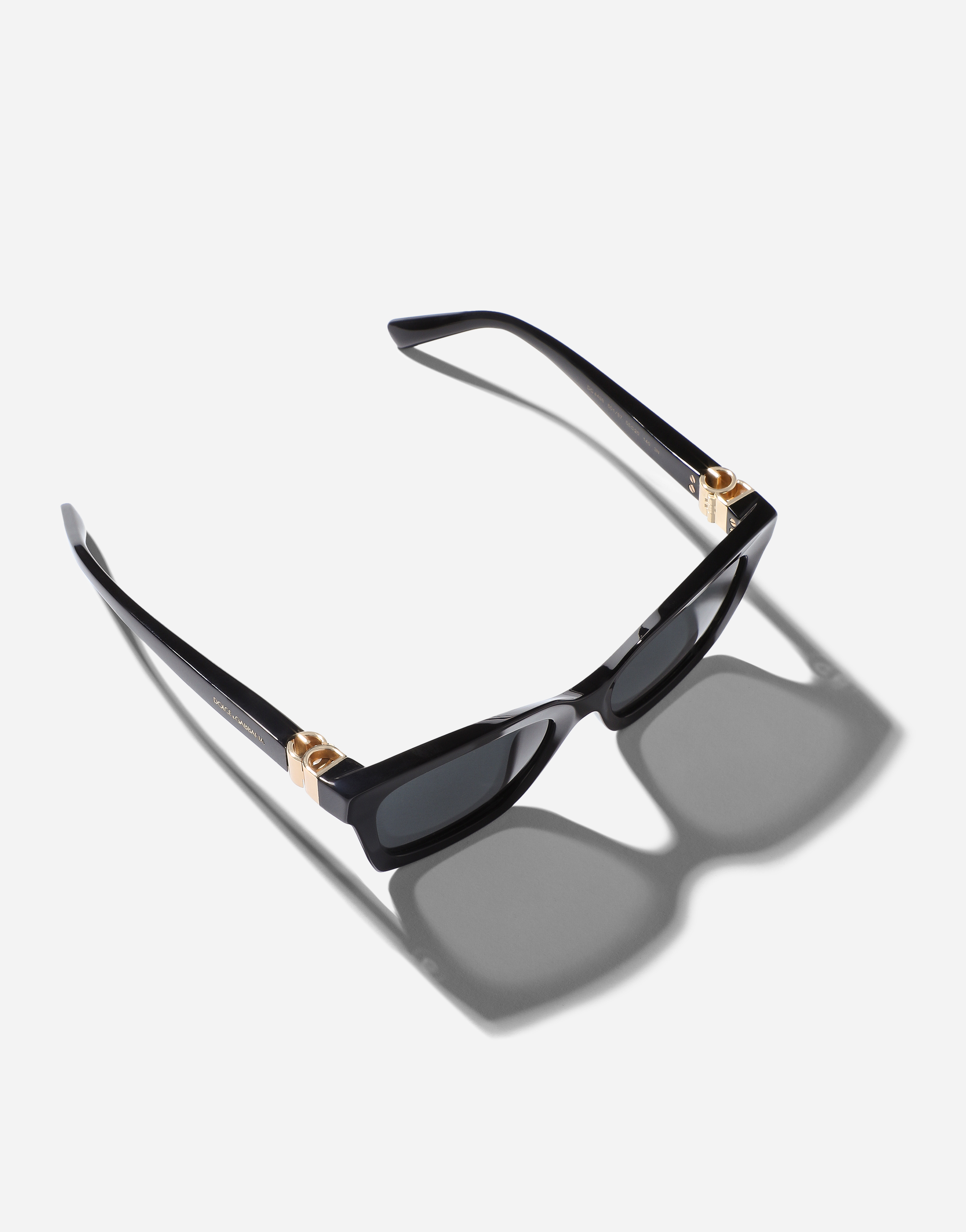 Dolce & Gabbana Dg Hinge Sunglasses In Black