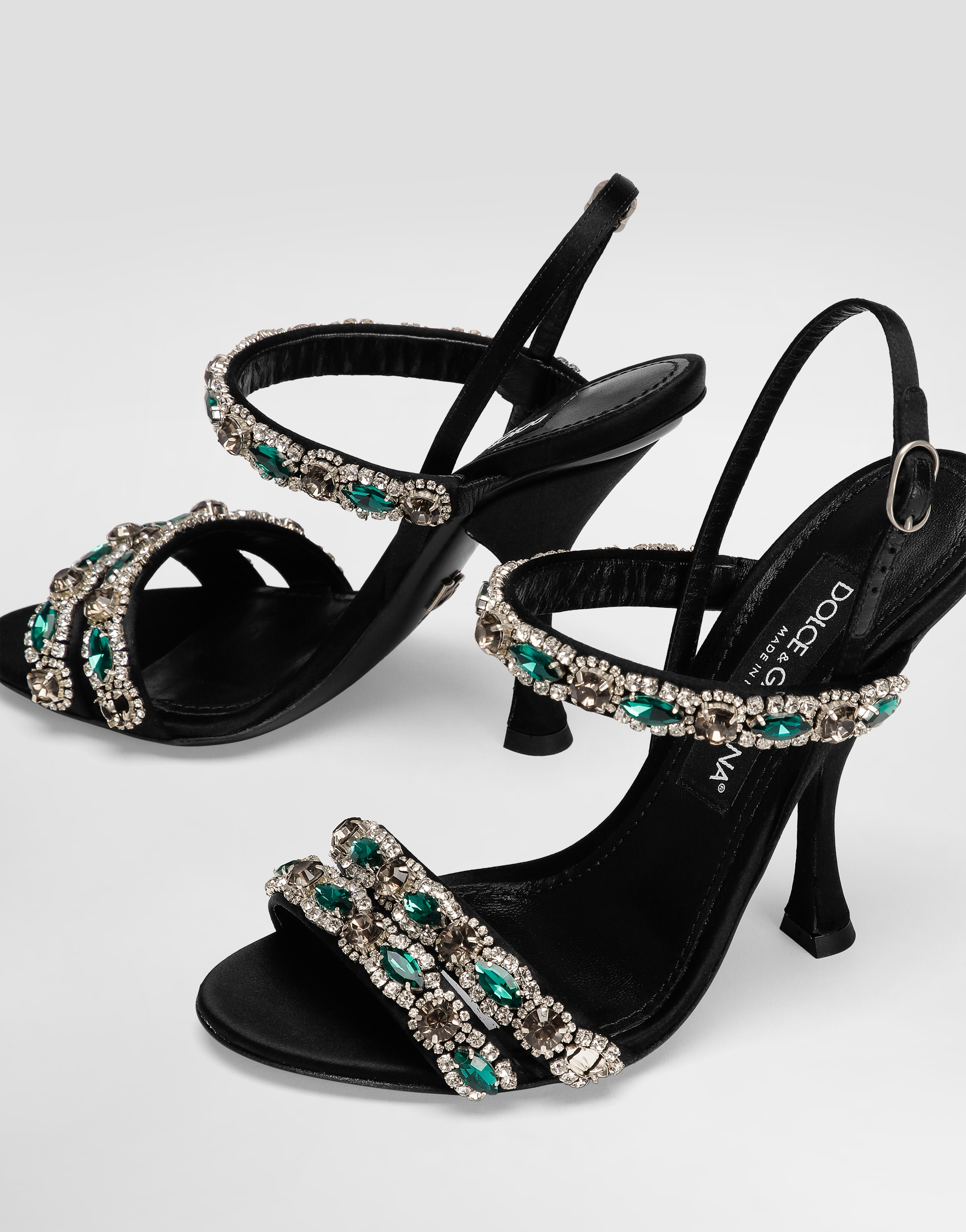 Sandals with embroidery