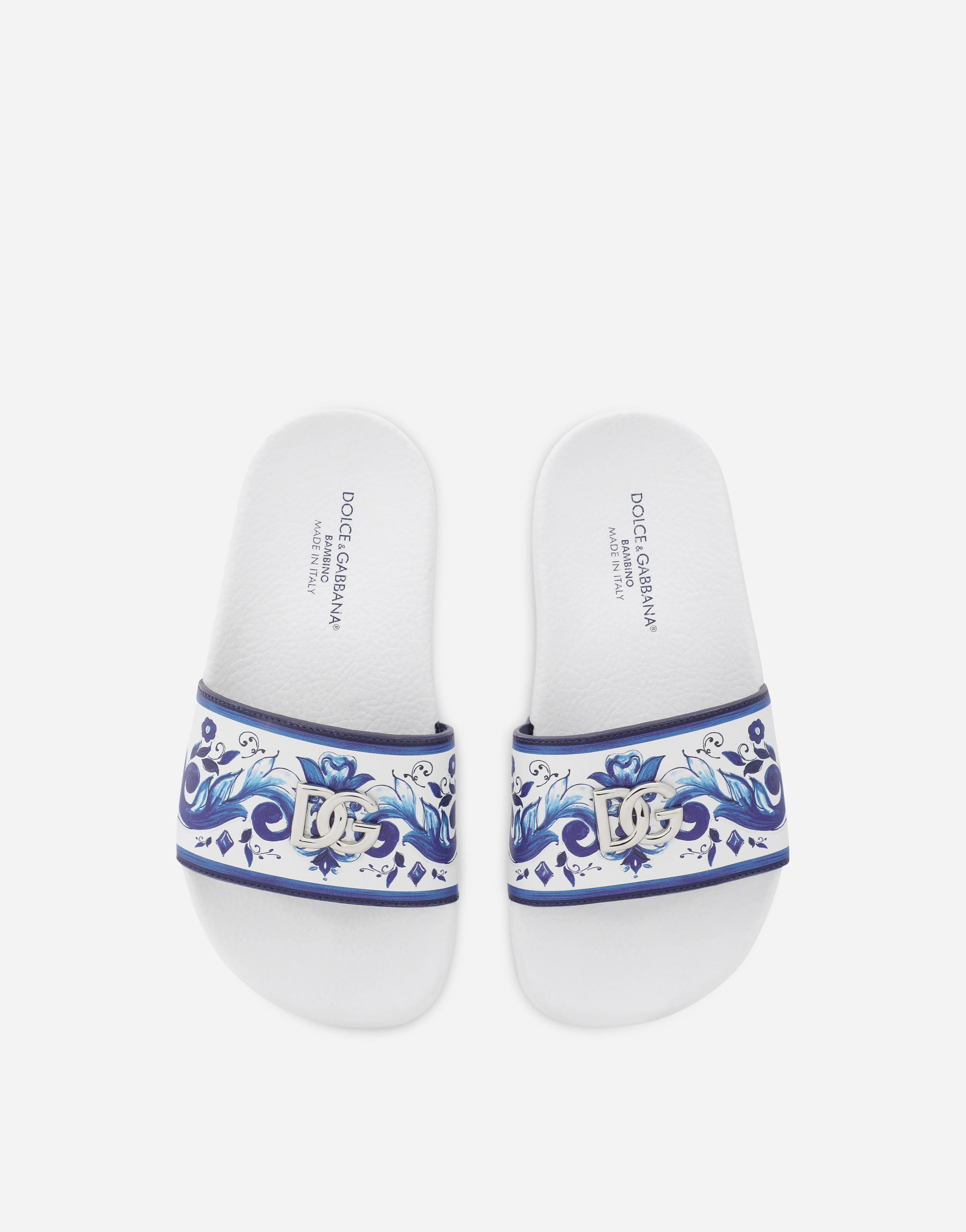Majolica-print sliders with metal DG logo