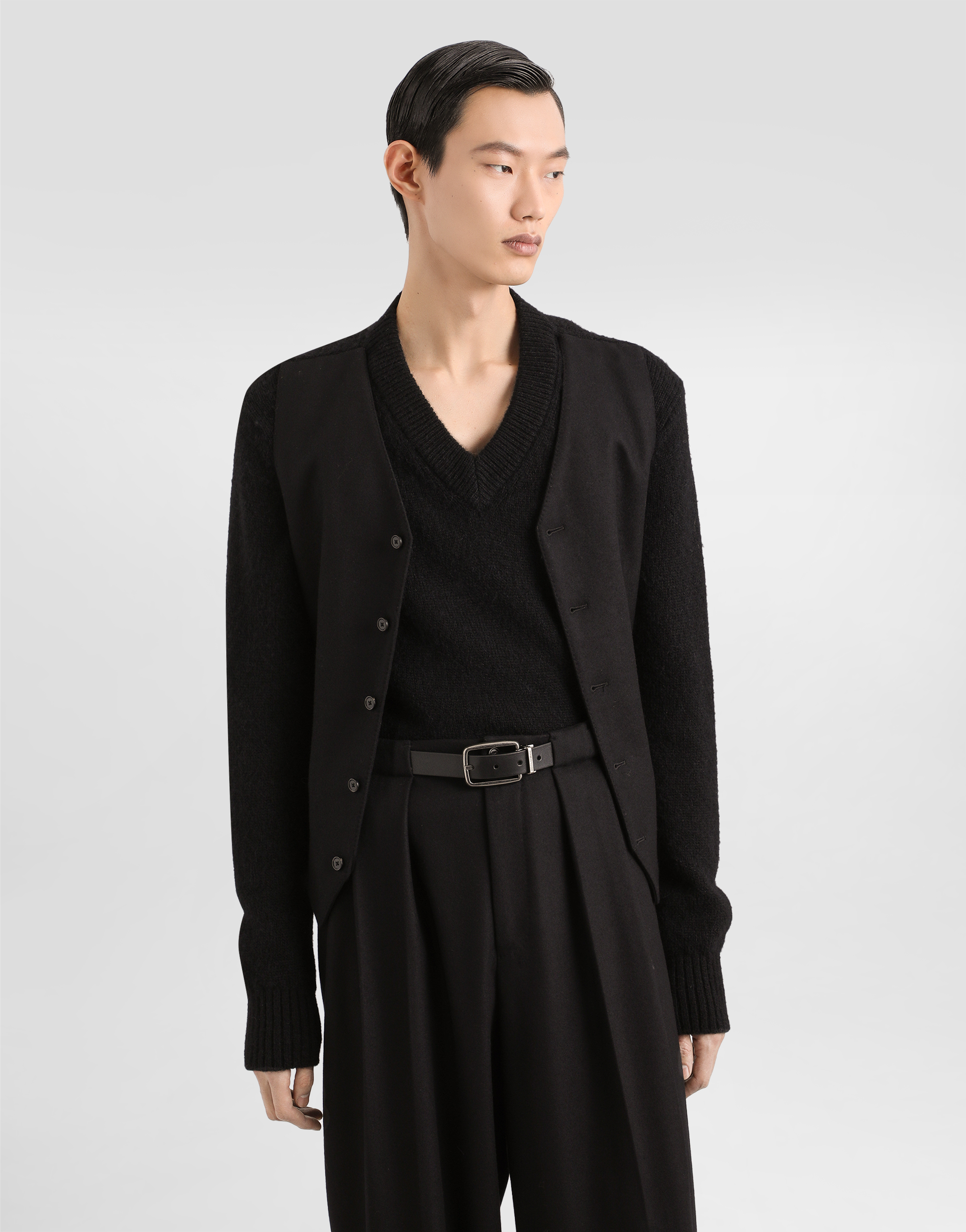 V-neck pullover