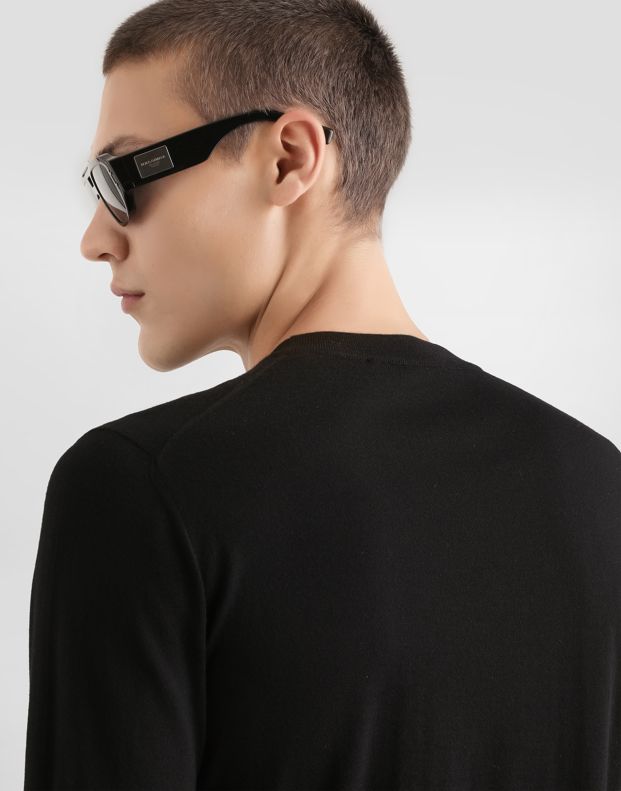 Virgin wool pullover with embroidery