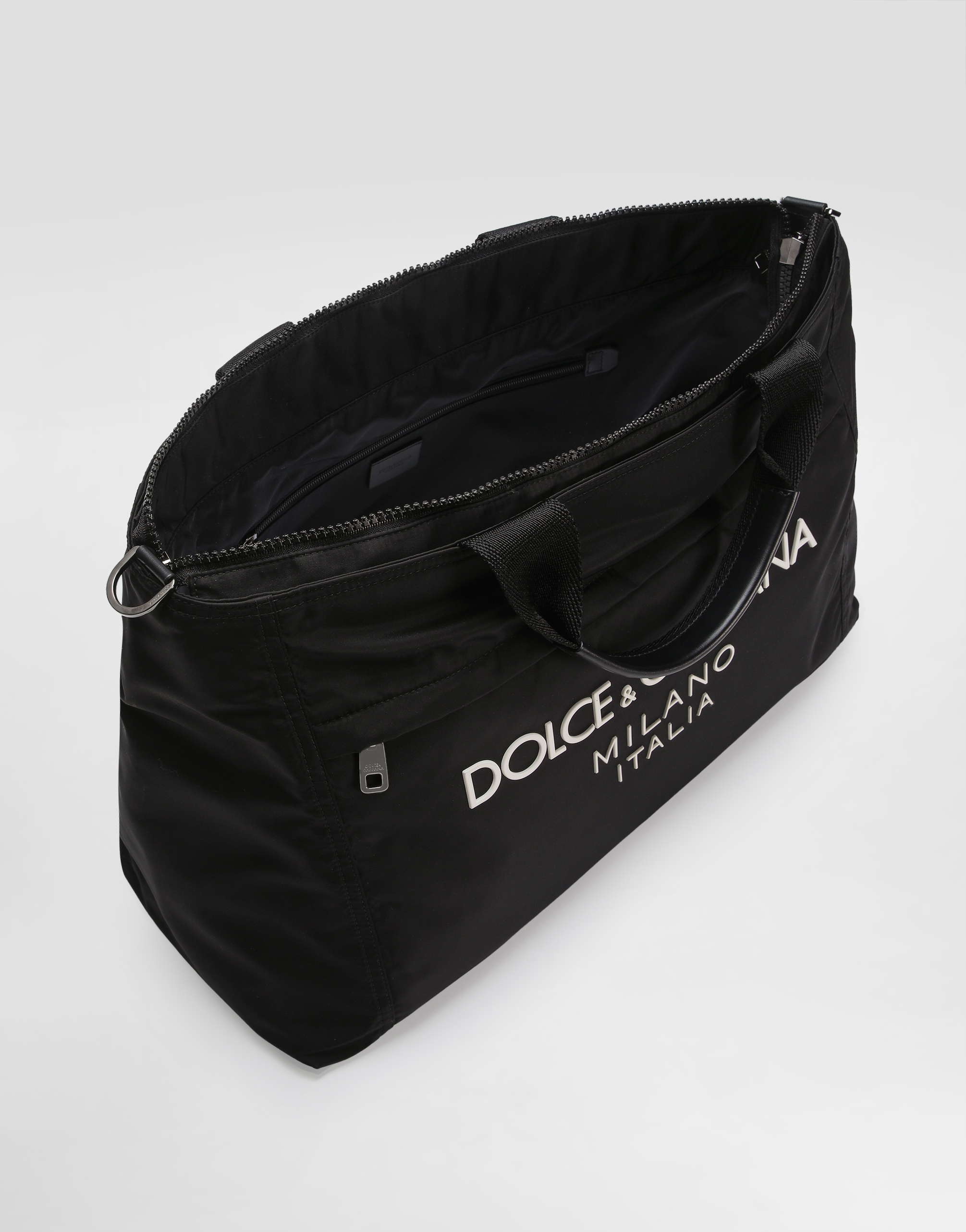 Nylon holdall with rubberized logo